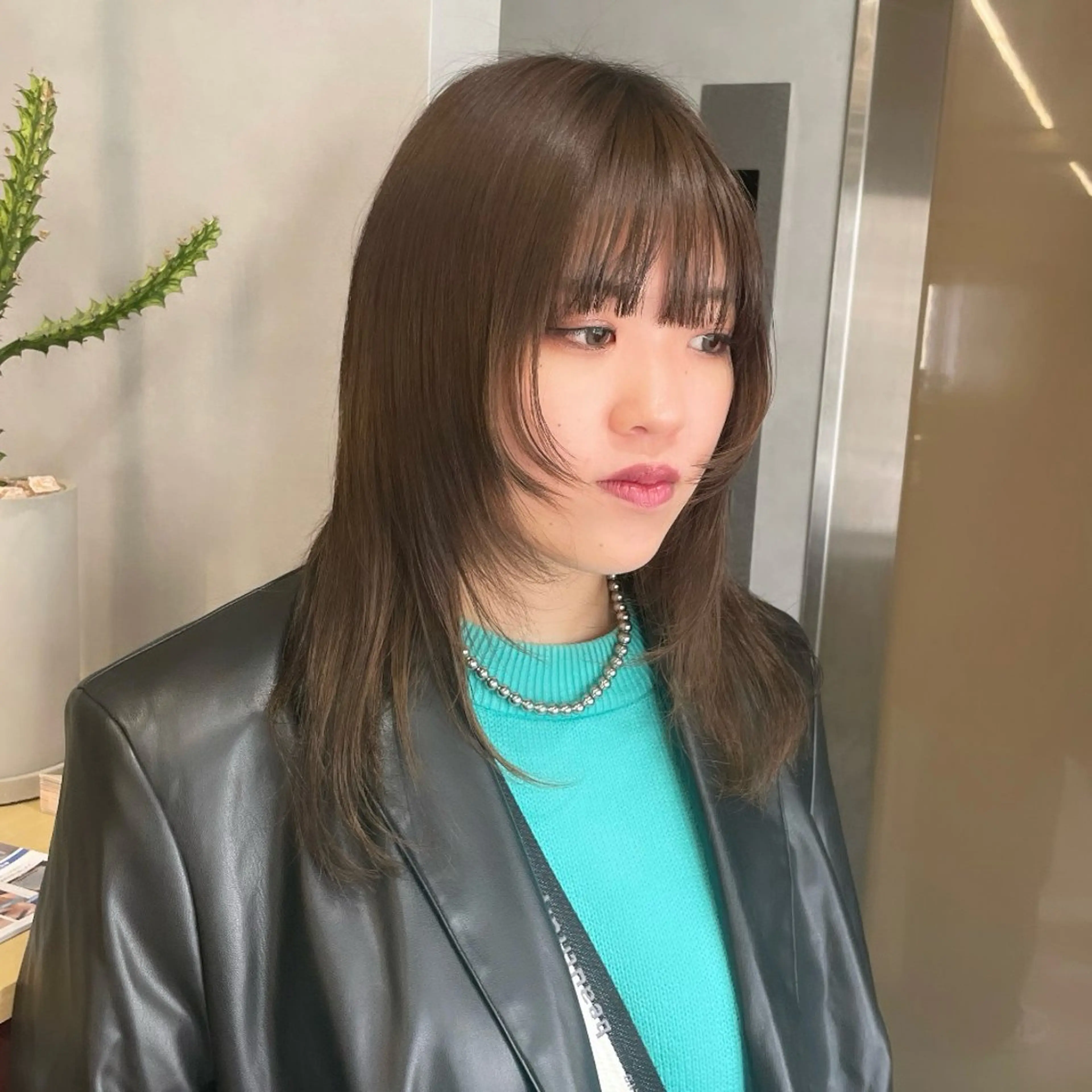 ミディアム 顔まわりレイヤー 顔周りカット レイヤーカット カット Rui/透明感カラー 暖色/レイヤーカットのヘアスタイル