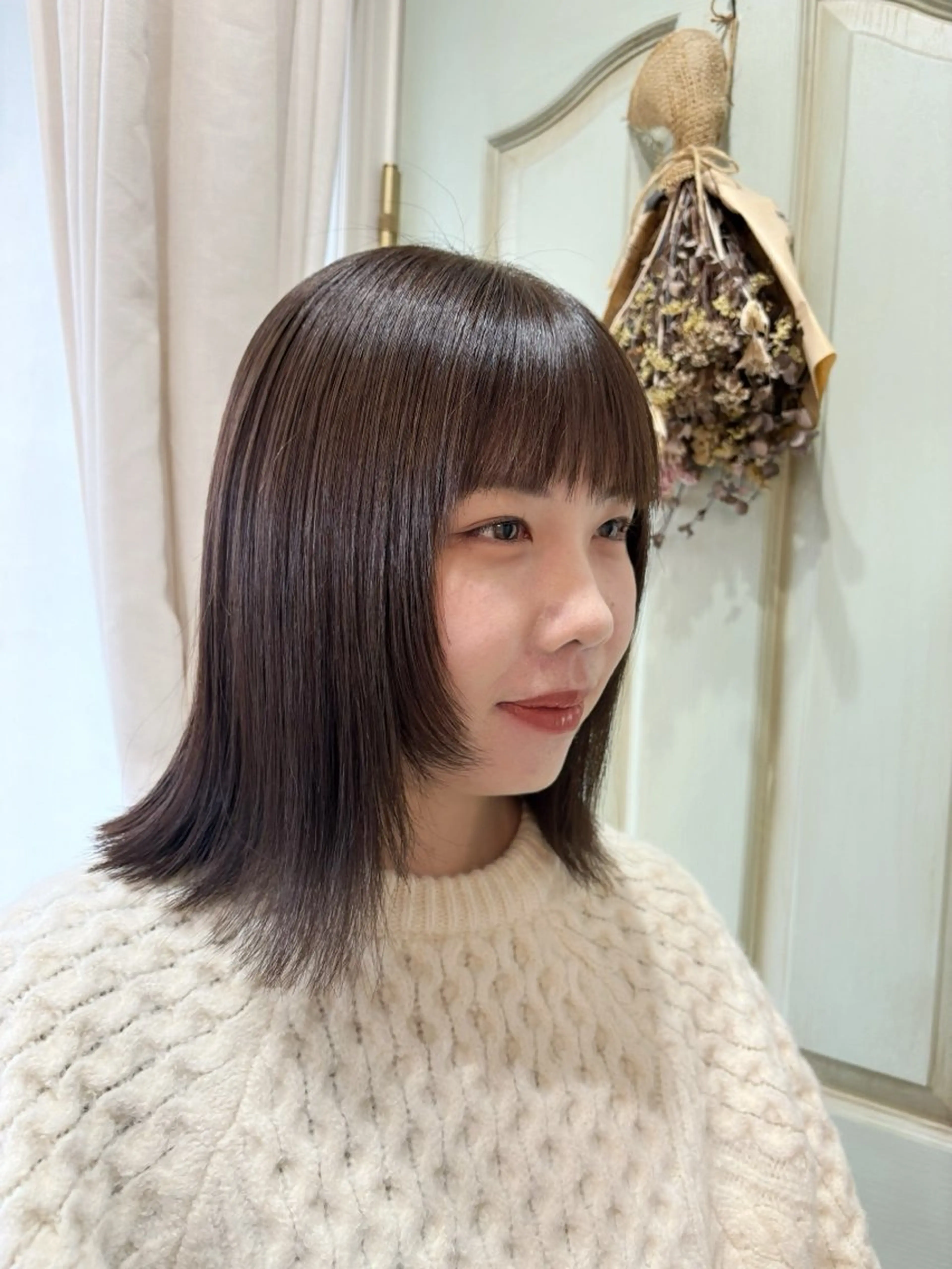 ミディアム 顔まわりレイヤー 顔周りカット レイヤーカット 愛されヘア🎀 hinanoのヘアスタイル