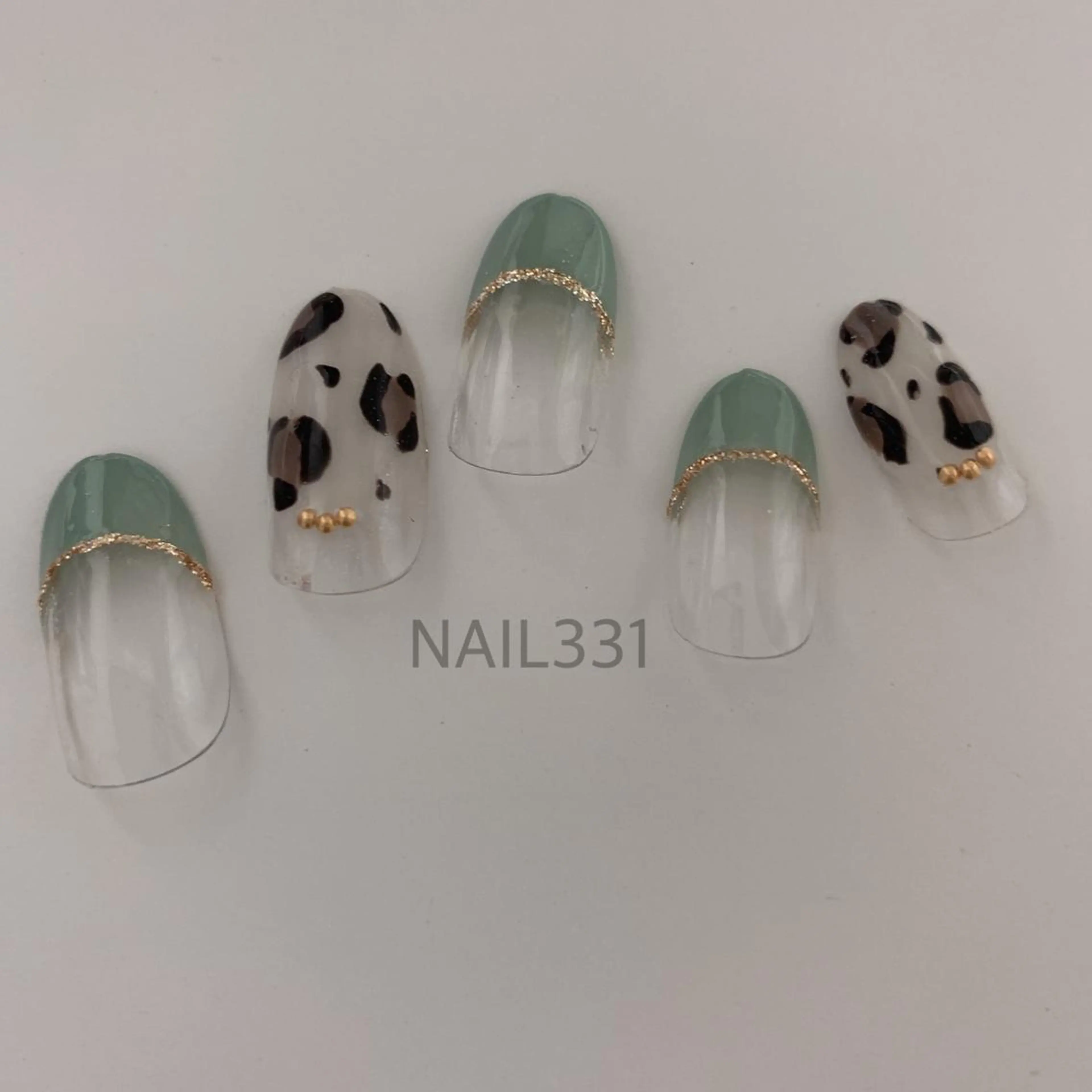 ネイル フレンチネイル NAIL.331所属・Nail 331のネイルデザイン