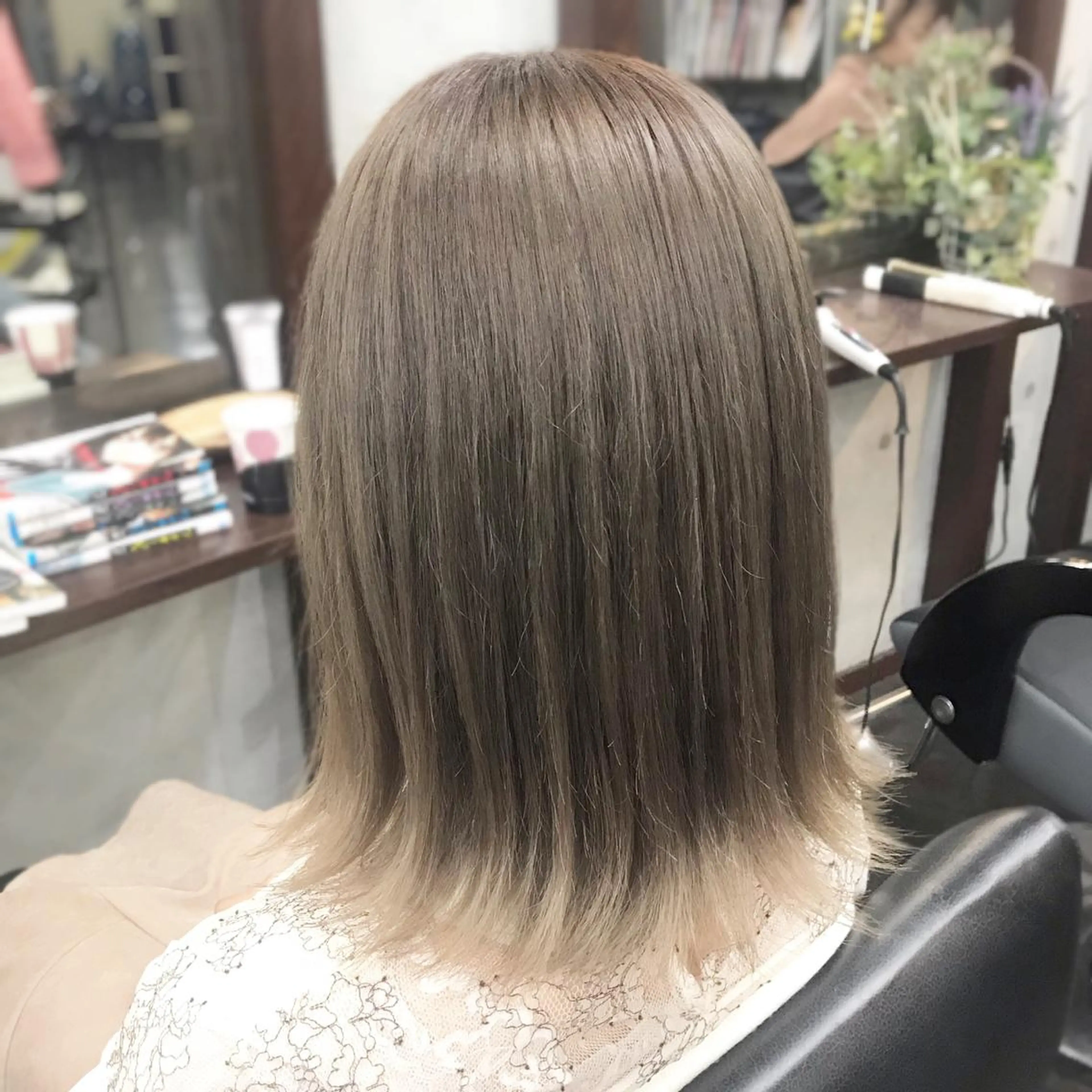 ミディアム カラー ベージュカラー ミルクティーベージュ カット ヘアカラー トリートメント cocoru所属・＊横浜駅＊ 金子 誠也のヘアスタイル