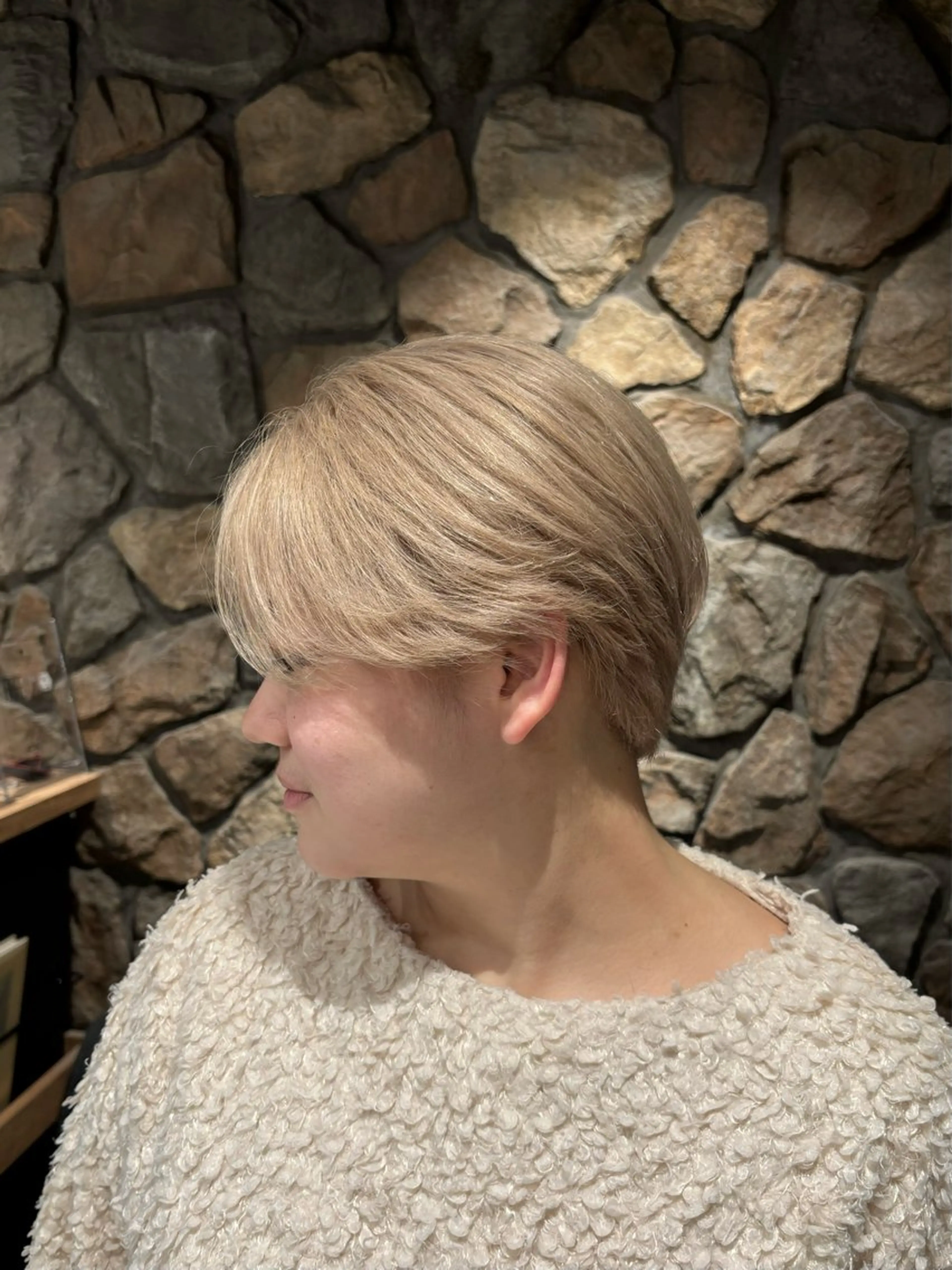 ショート ヘアカラー 小玉 唯依のヘアスタイル