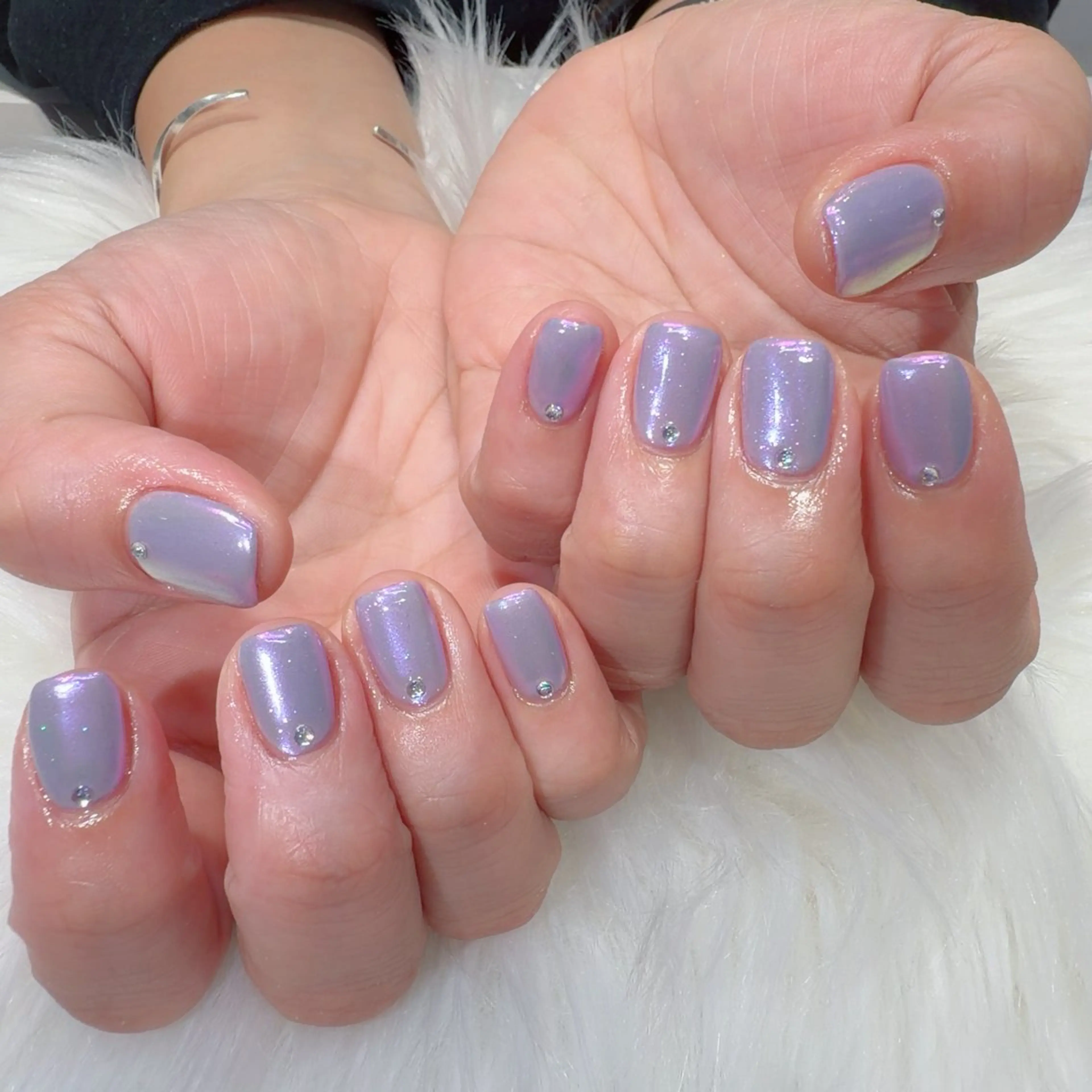 ネイル オーロラネイル パープル ハンドネイル 小野澤 紗智のネイルデザイン