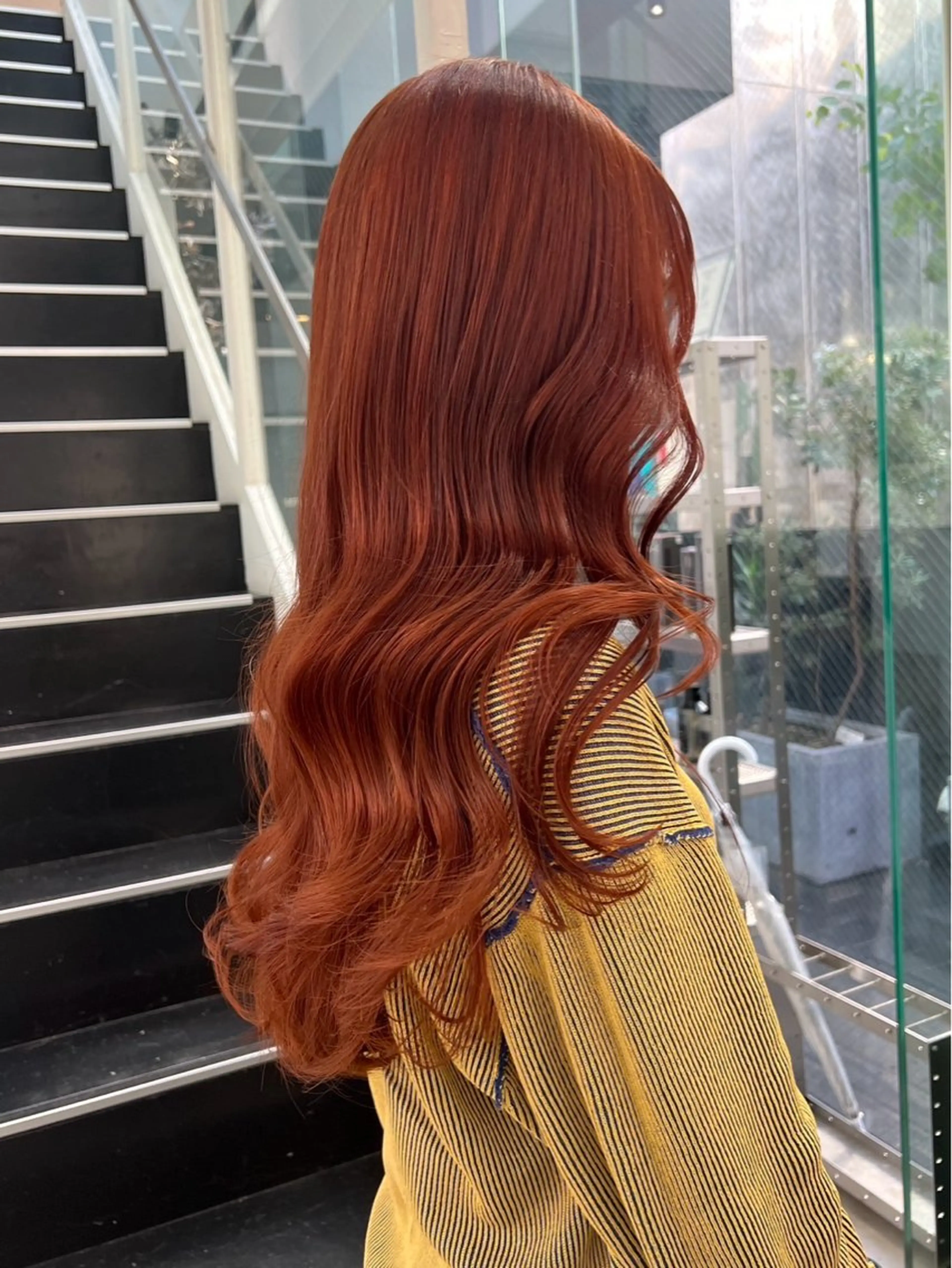 ロング カラー ブリーチ ダブルカラー ハイライトカラー オレンジ オレンジピンク ヘアカラー トリートメント CHERIEブリーチ ダブルカラー　天神のヘアスタイル