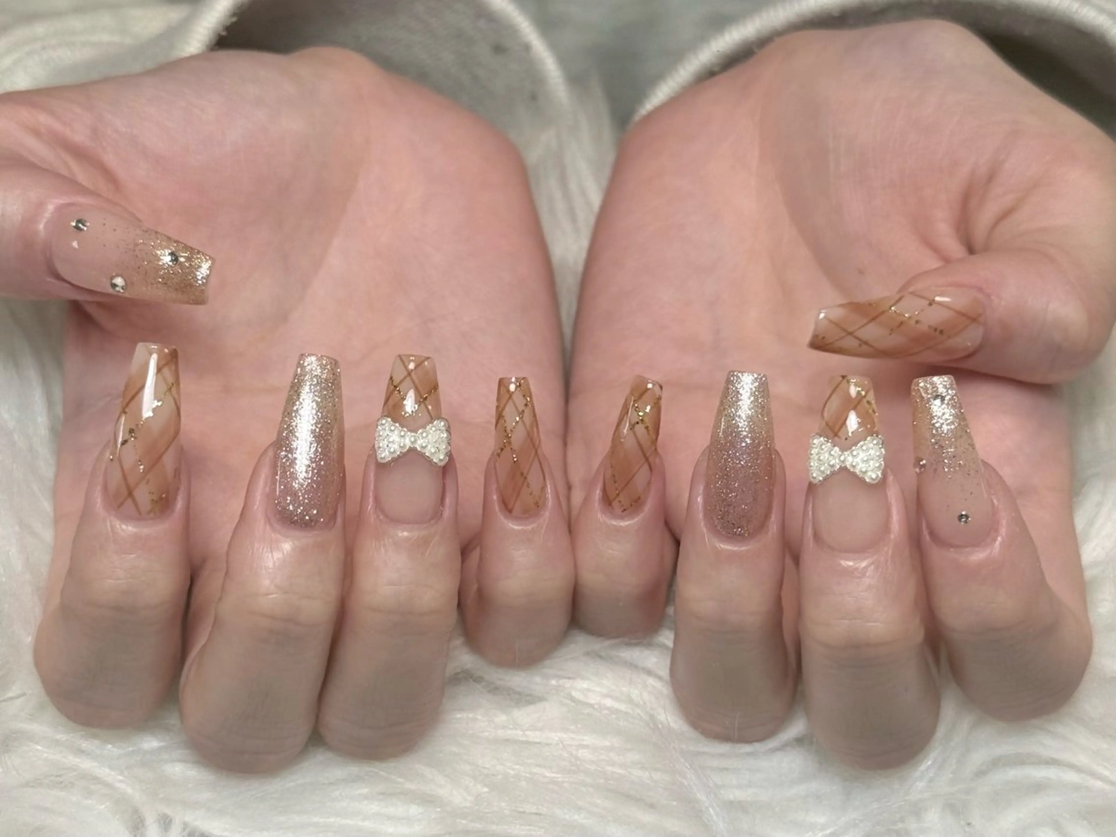 ネイル ボルドー ブラウン チークネイル ドット フットネイル Julli ジュリのネイルデザイン