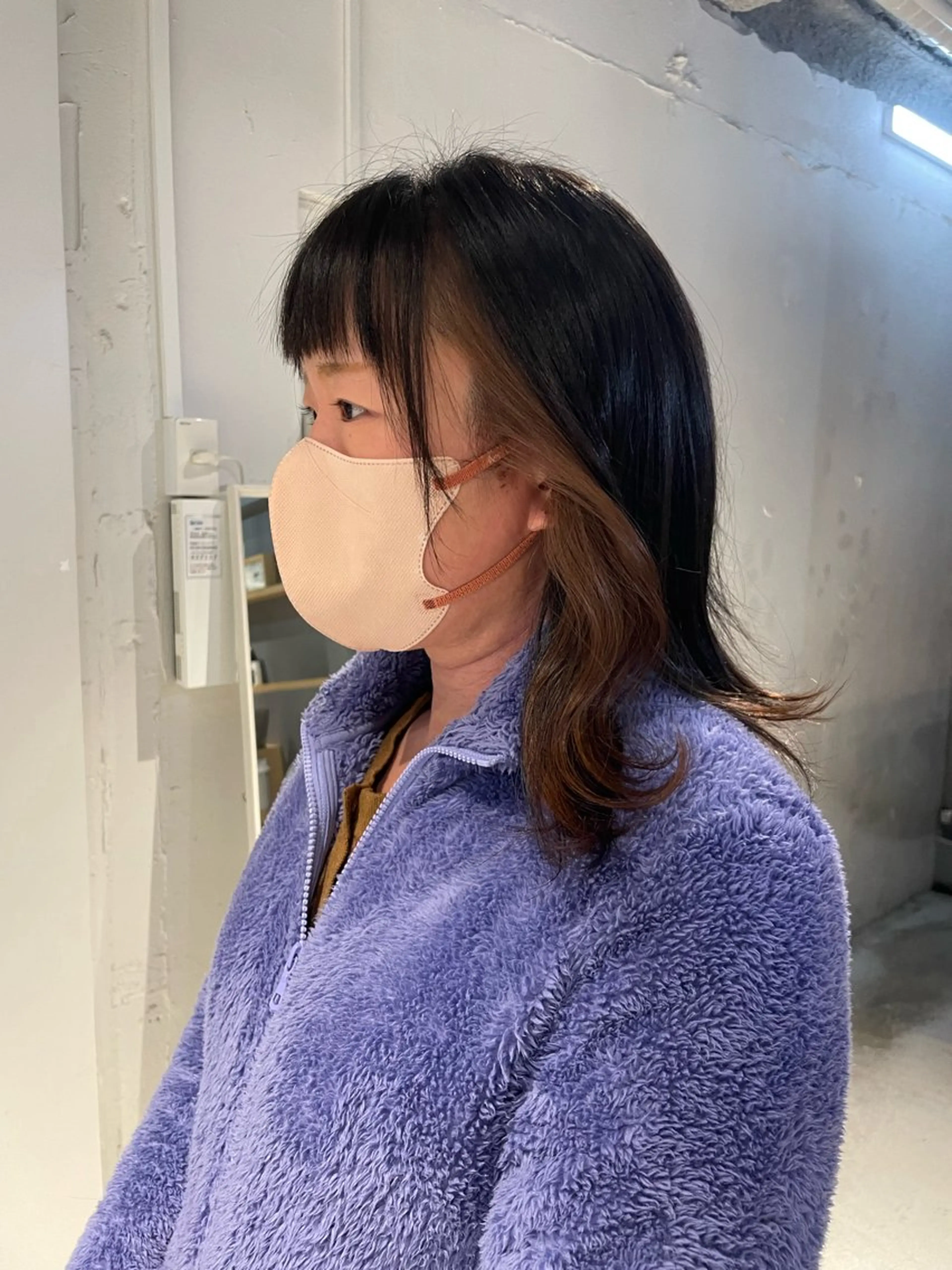 ミディアム カラー ブリーチ イヤリングカラー レイヤー×初 パーマ|hinakoのヘアスタイル