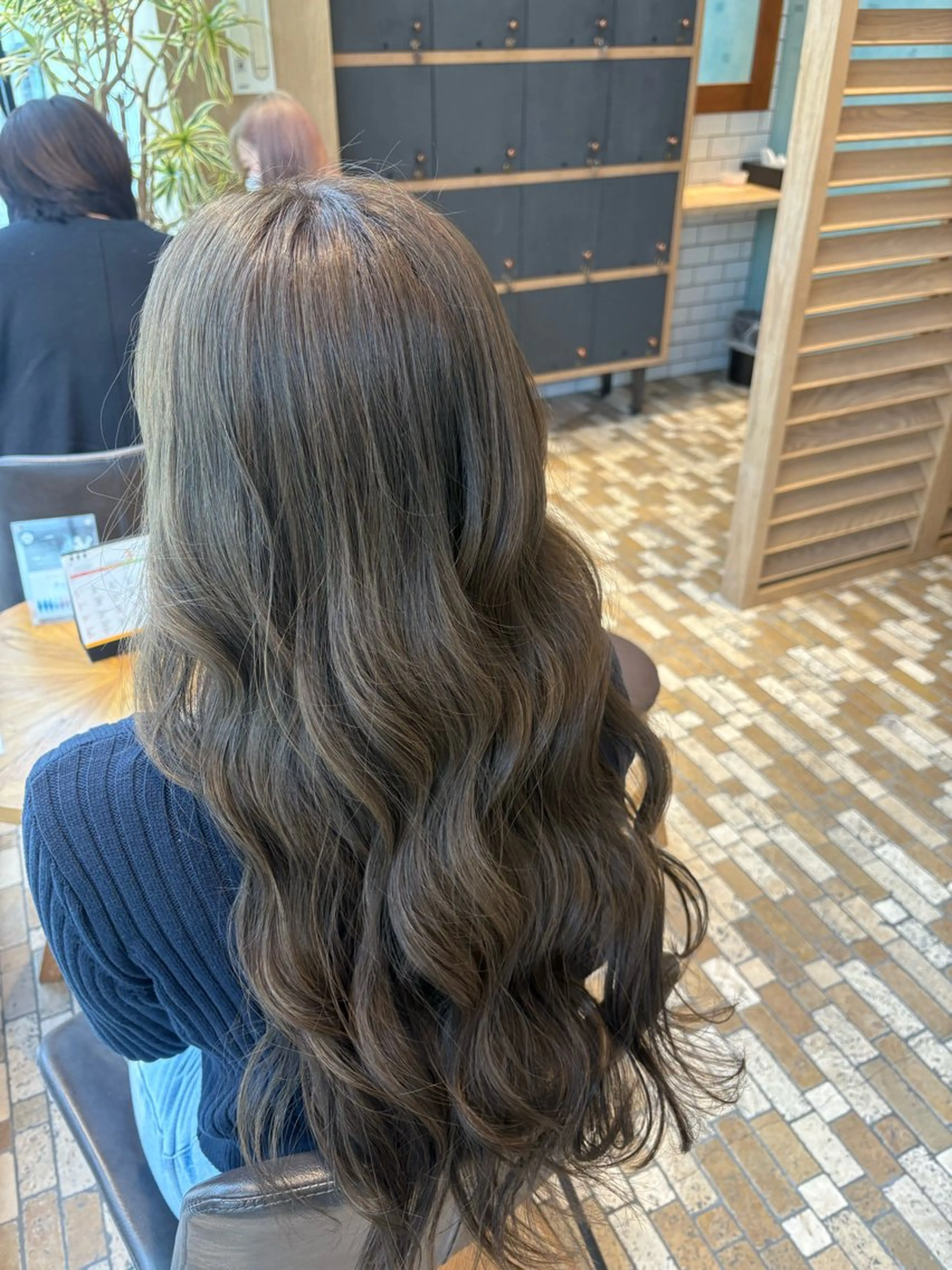 ロング Lolonois 森ノ宮/RINのヘアスタイル