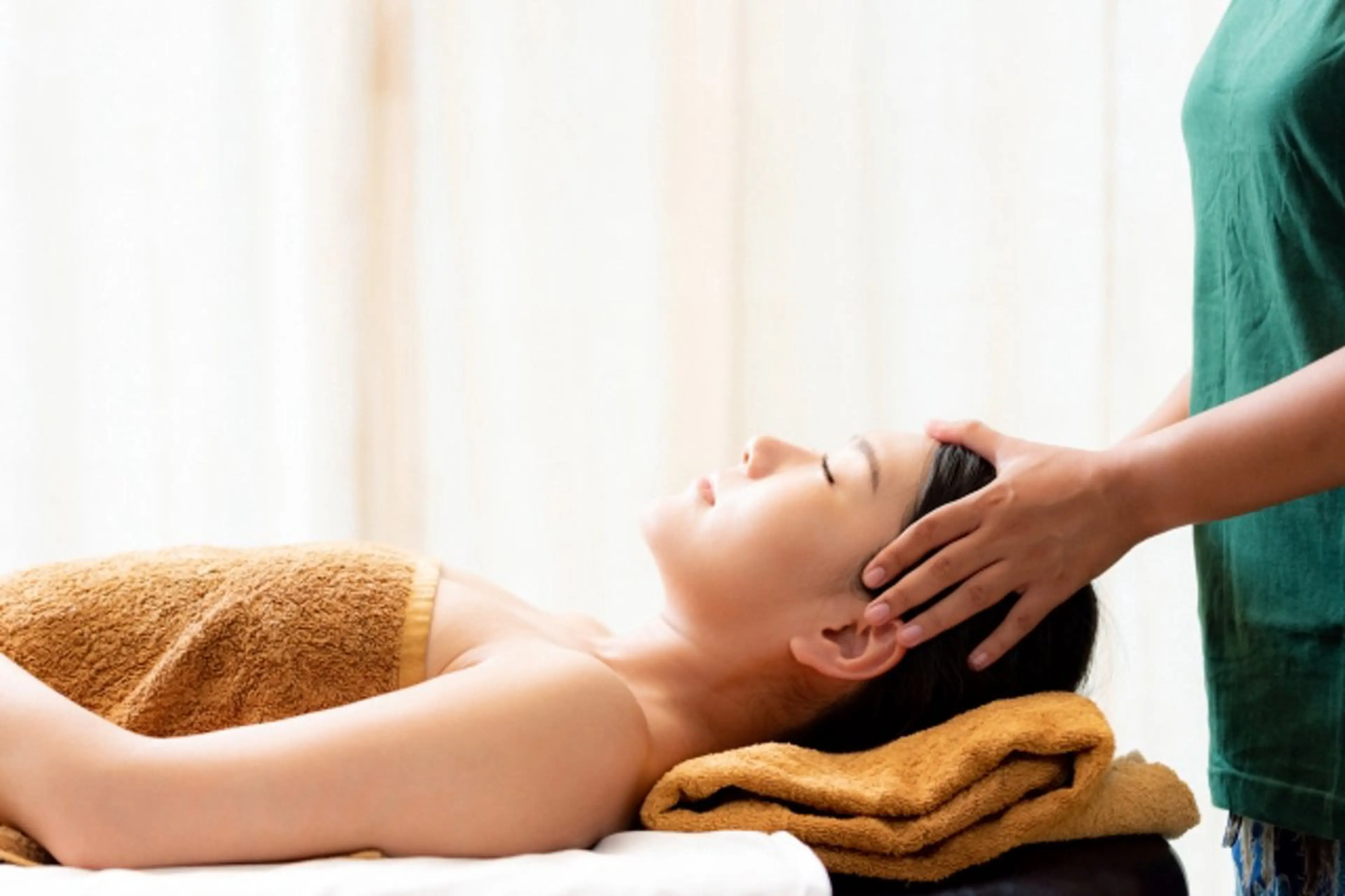 【ドライヘッドスパ+アロマトリートメント】ヘッドスパ ロングコース(首•肩•デコルテ)   頭​〜​肩のケアで深くリラックスの写真