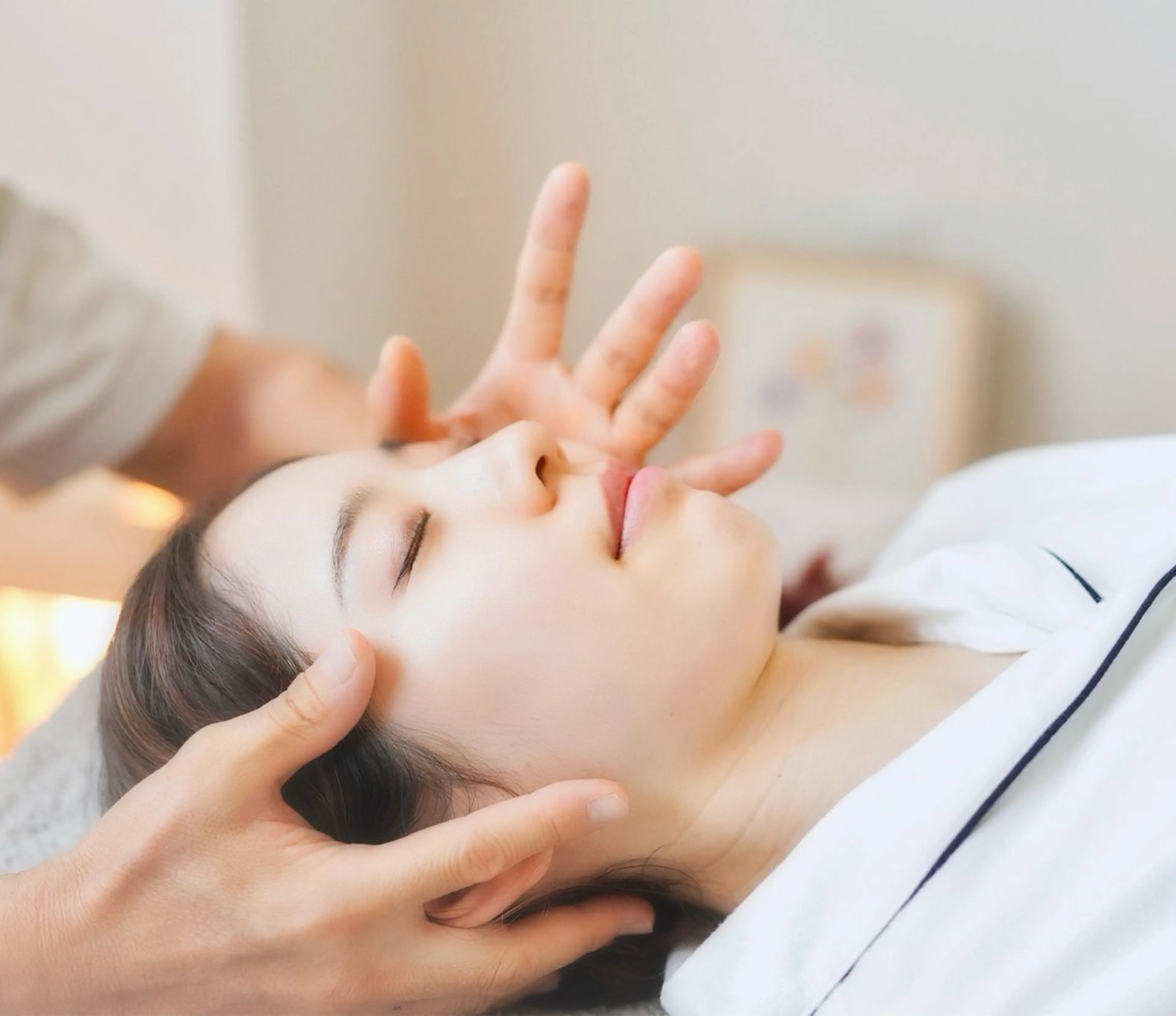 学生限定、（女性限定）小顔矯正、骨盤矯正、全身が整う美容整体＋マッサージ　いつでも９０分１０００円割引の写真