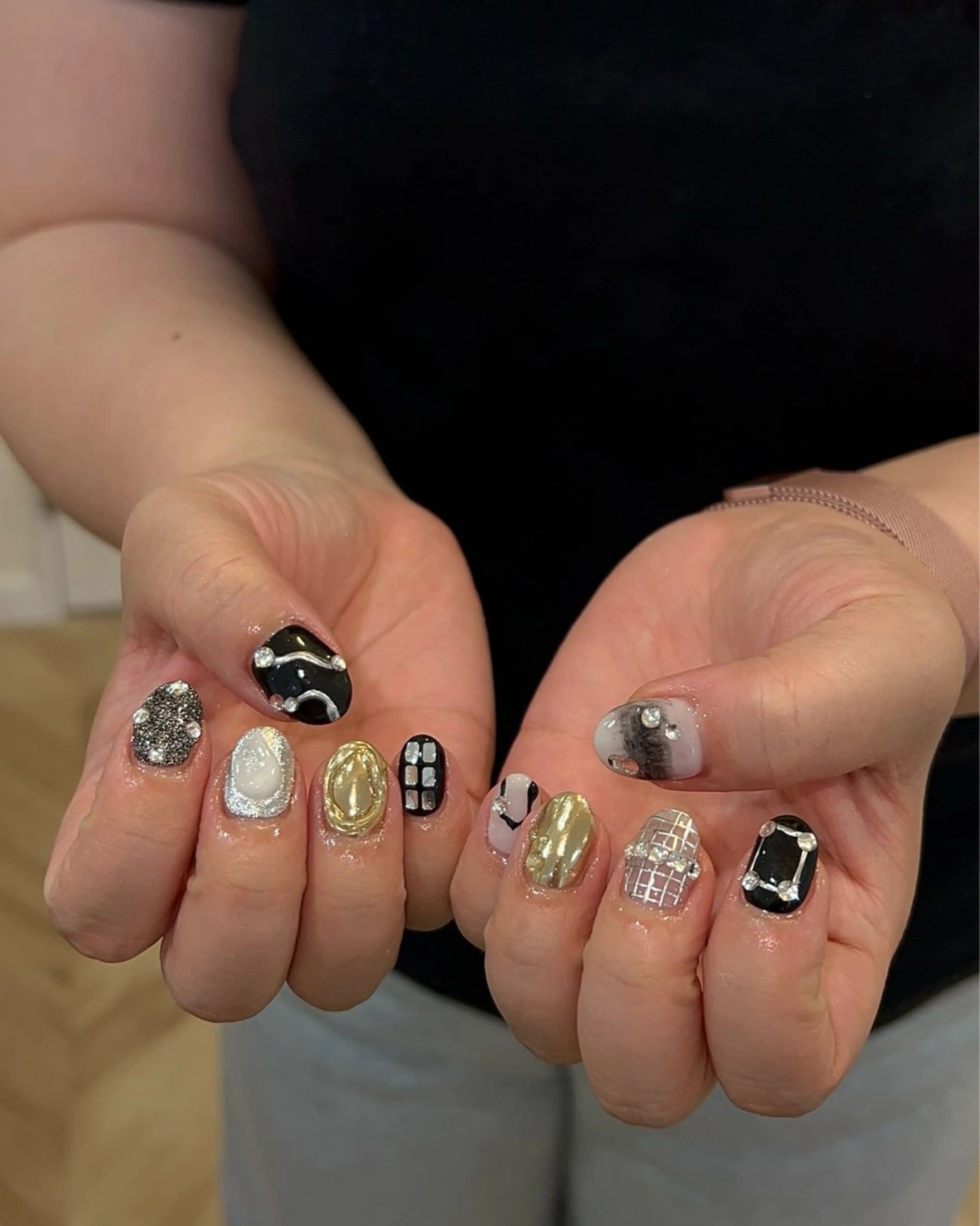 ネイル ハンドネイル フットネイル ハンドケア Nes.Nail所属・Miyagi Asamiのネイルデザイン