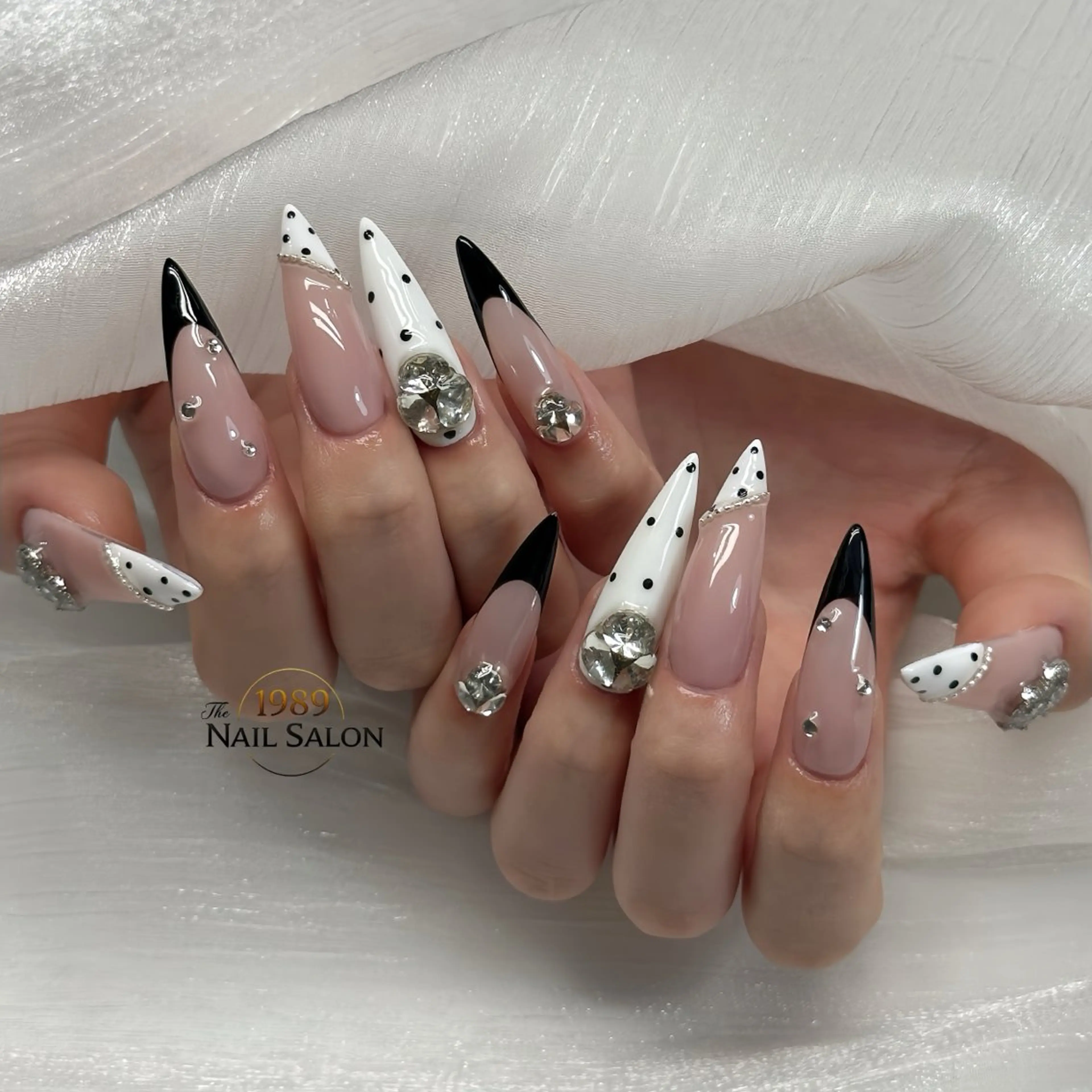 ネイル ハンドネイル The 1989 Nail Salonのネイルデザイン