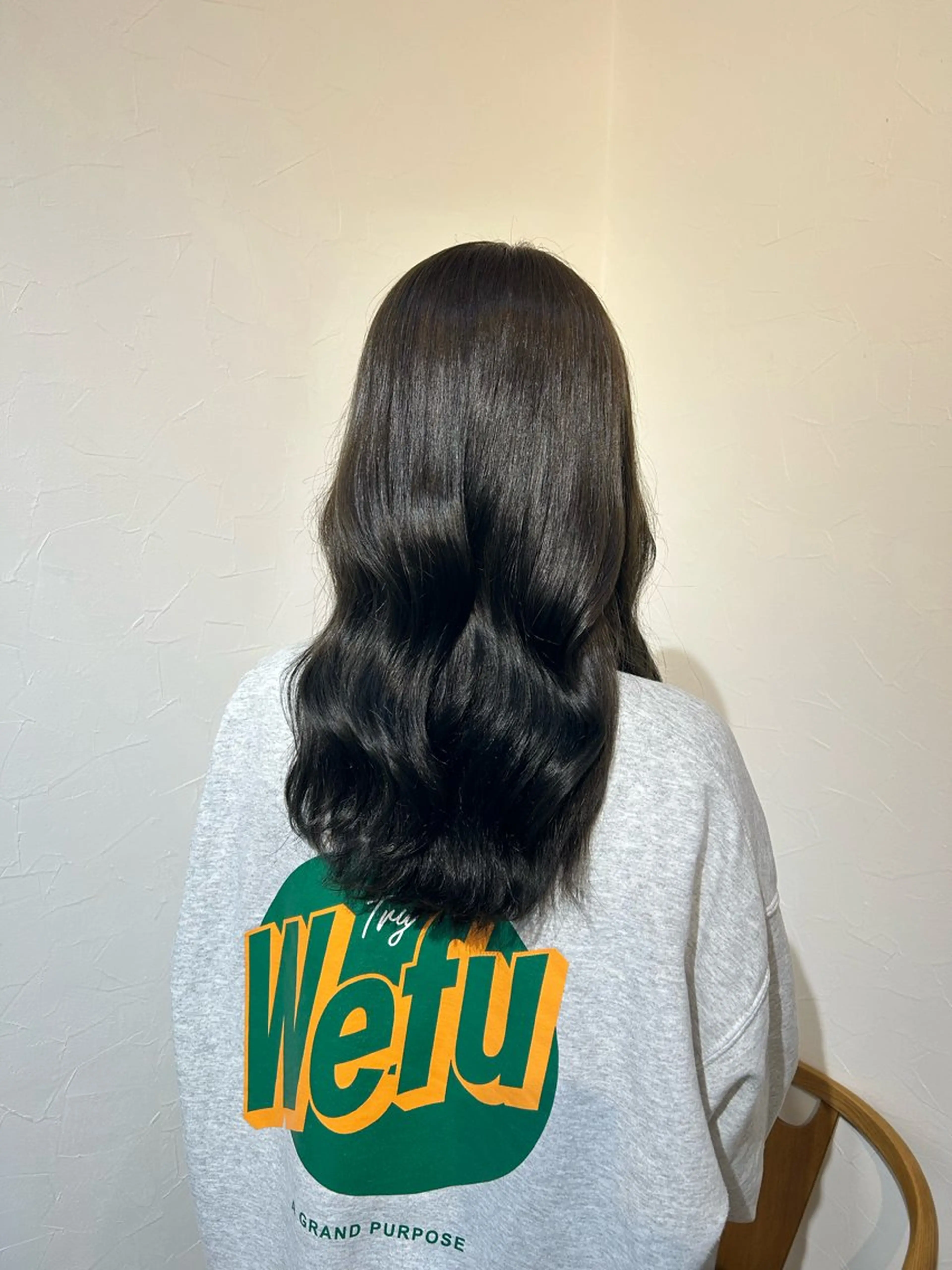 ロング カラー オリーブカラー ヘアカラー 野崎 唯華のヘアスタイル