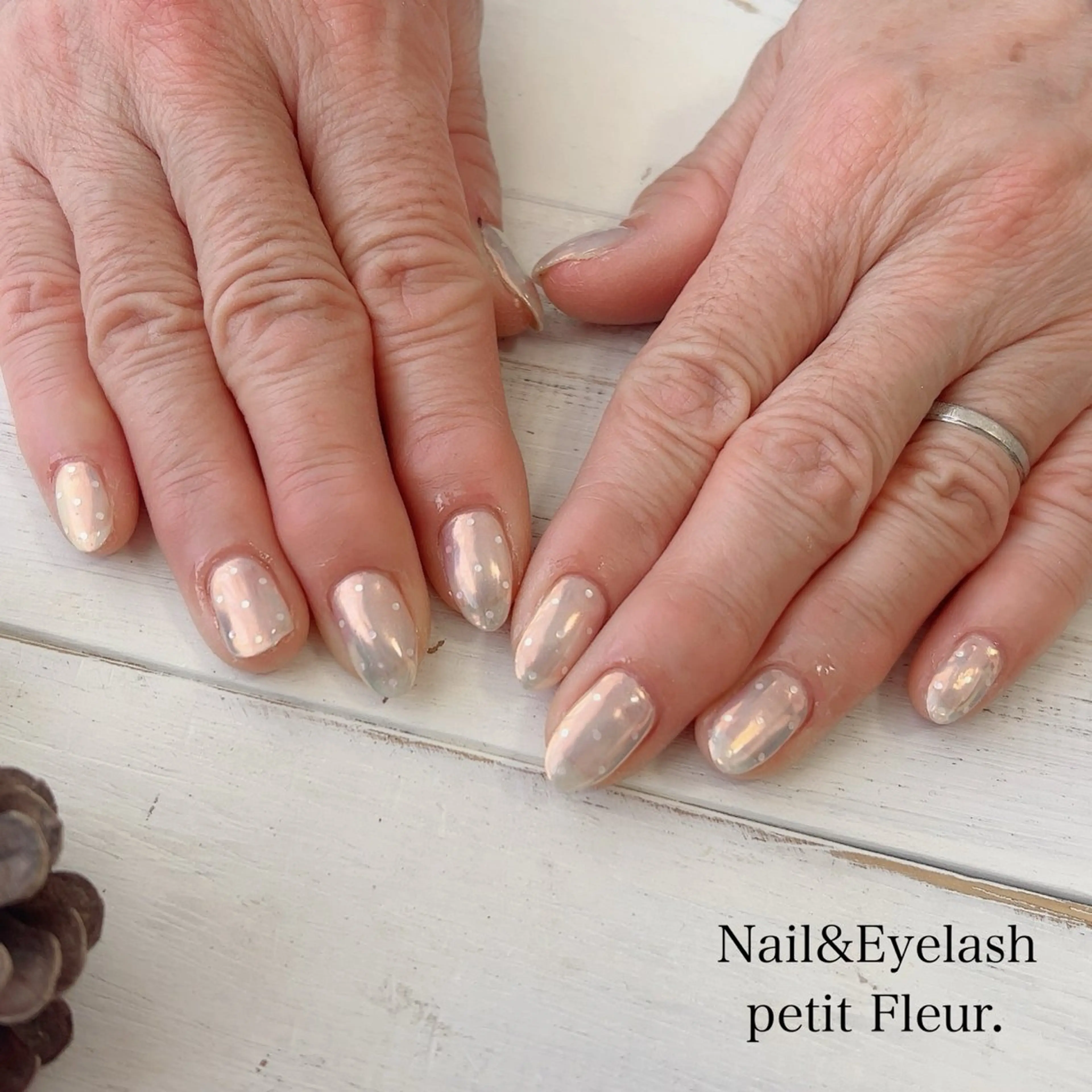 ネイル Petit Fleur所属・青柳 亜梨奈のマツエク・マツパデザイン