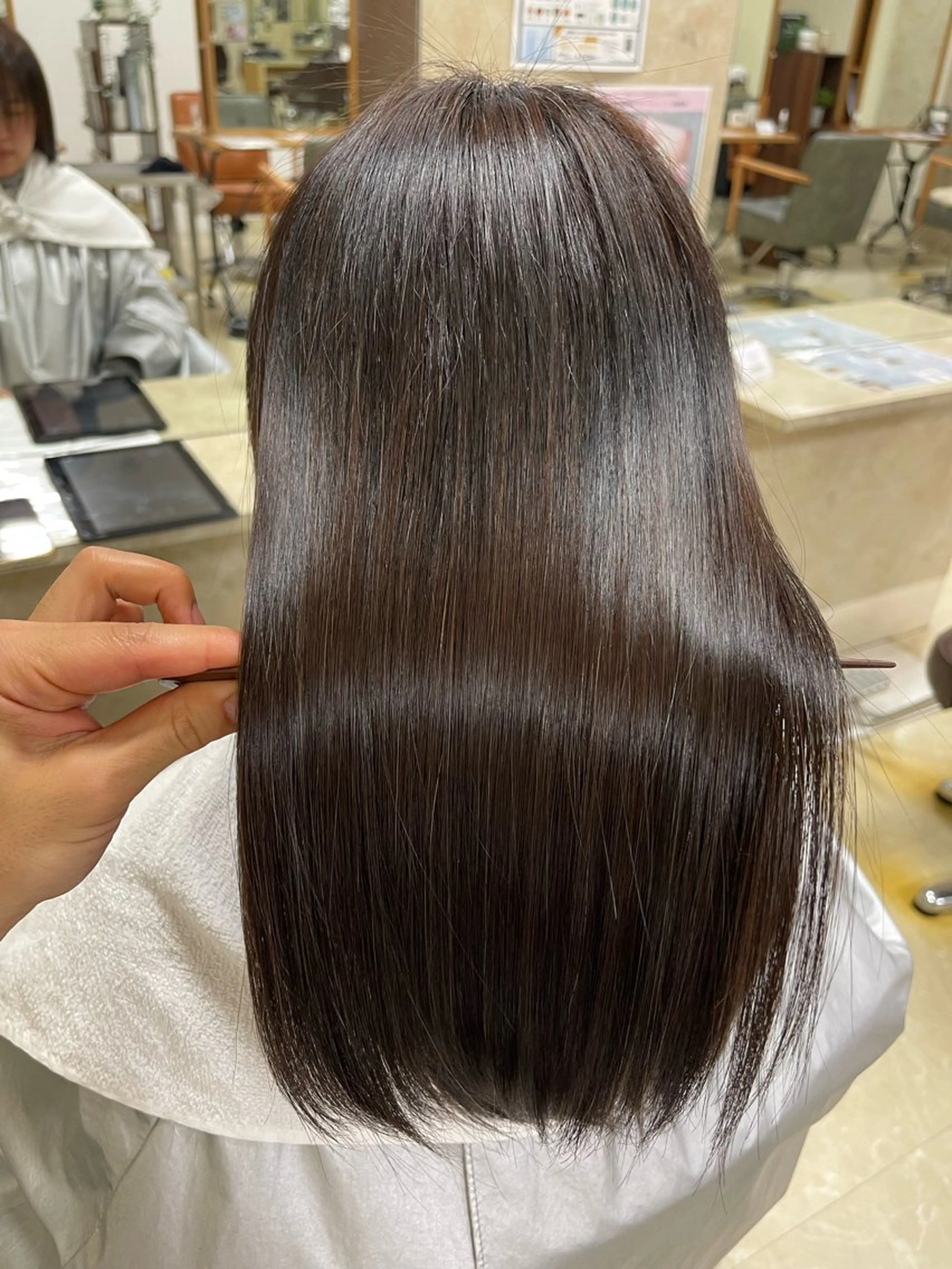 セミロング 縮毛矯正 CARE SHINSAIBASHI所属・縮毛・酸性ストレート モデル募集のヘアスタイル