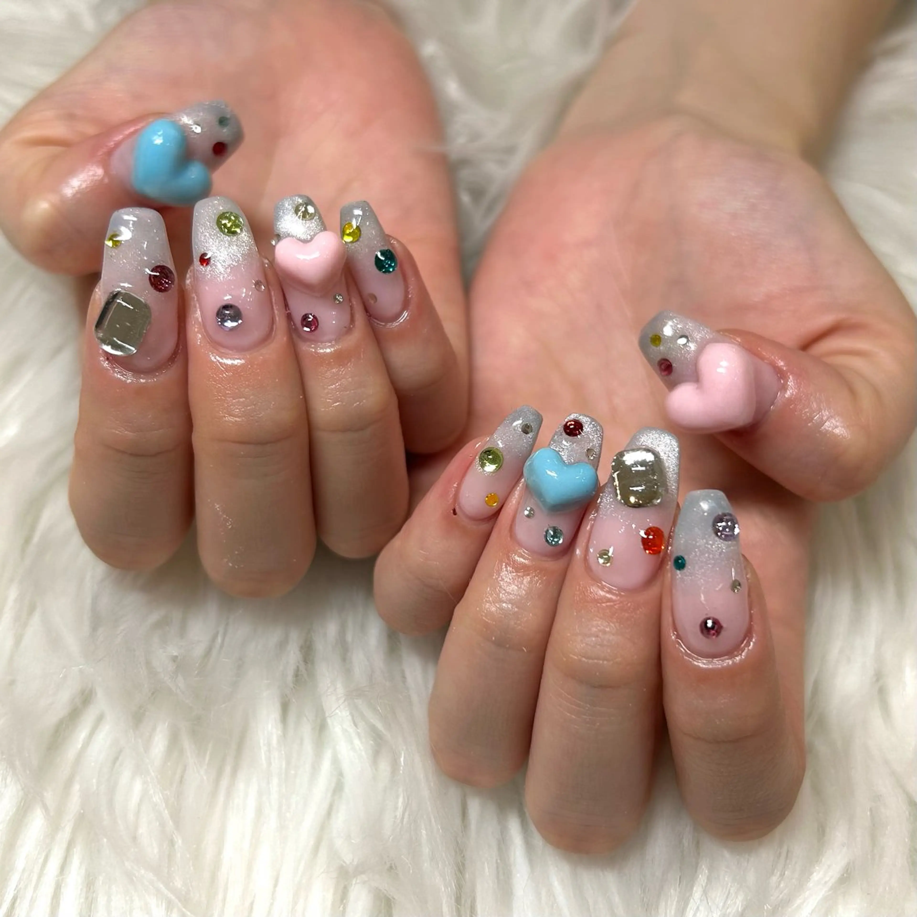 ネイル ストーンネイル SOARE TADAのネイルデザイン