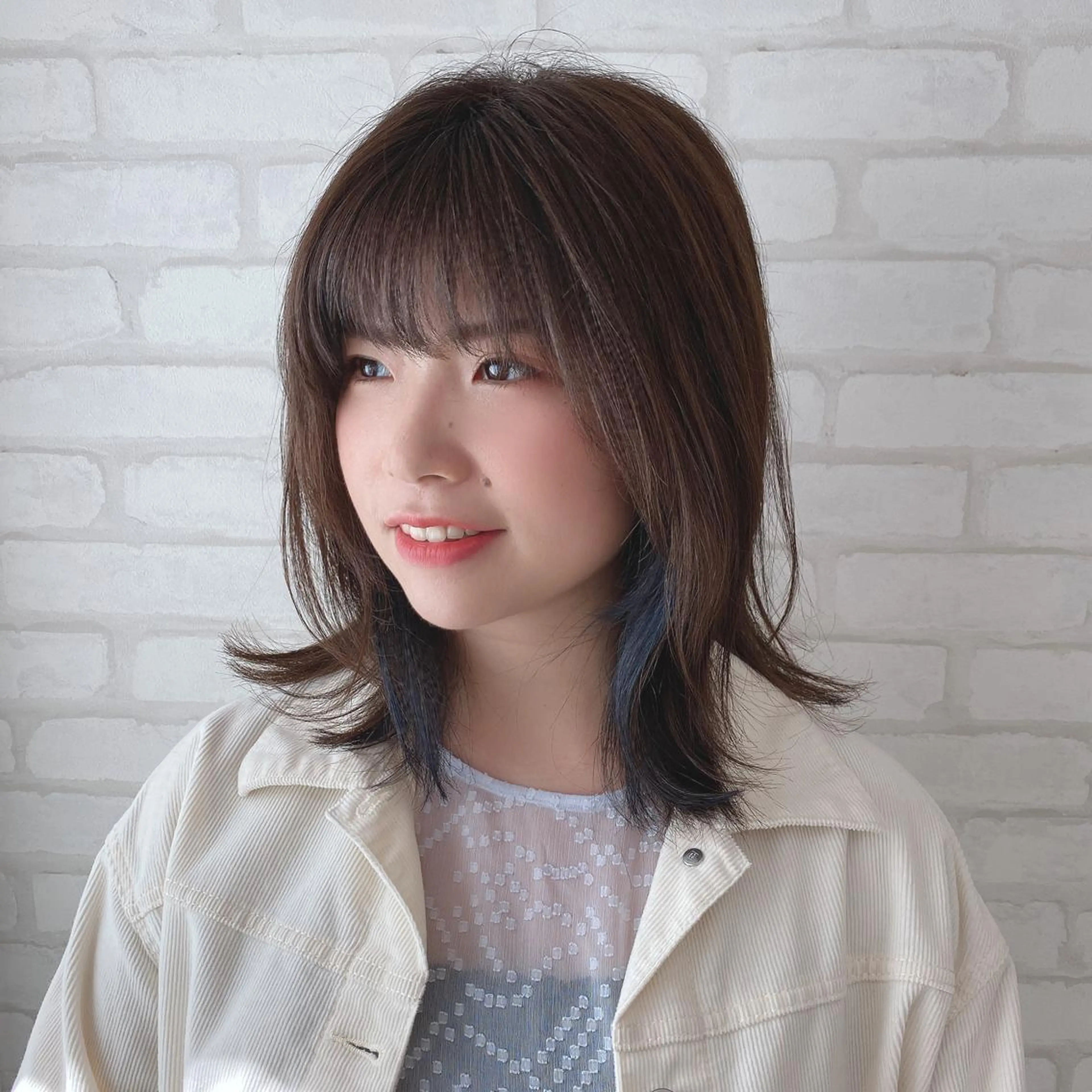 ミディアム カラー abilita AZUSAのヘアスタイル