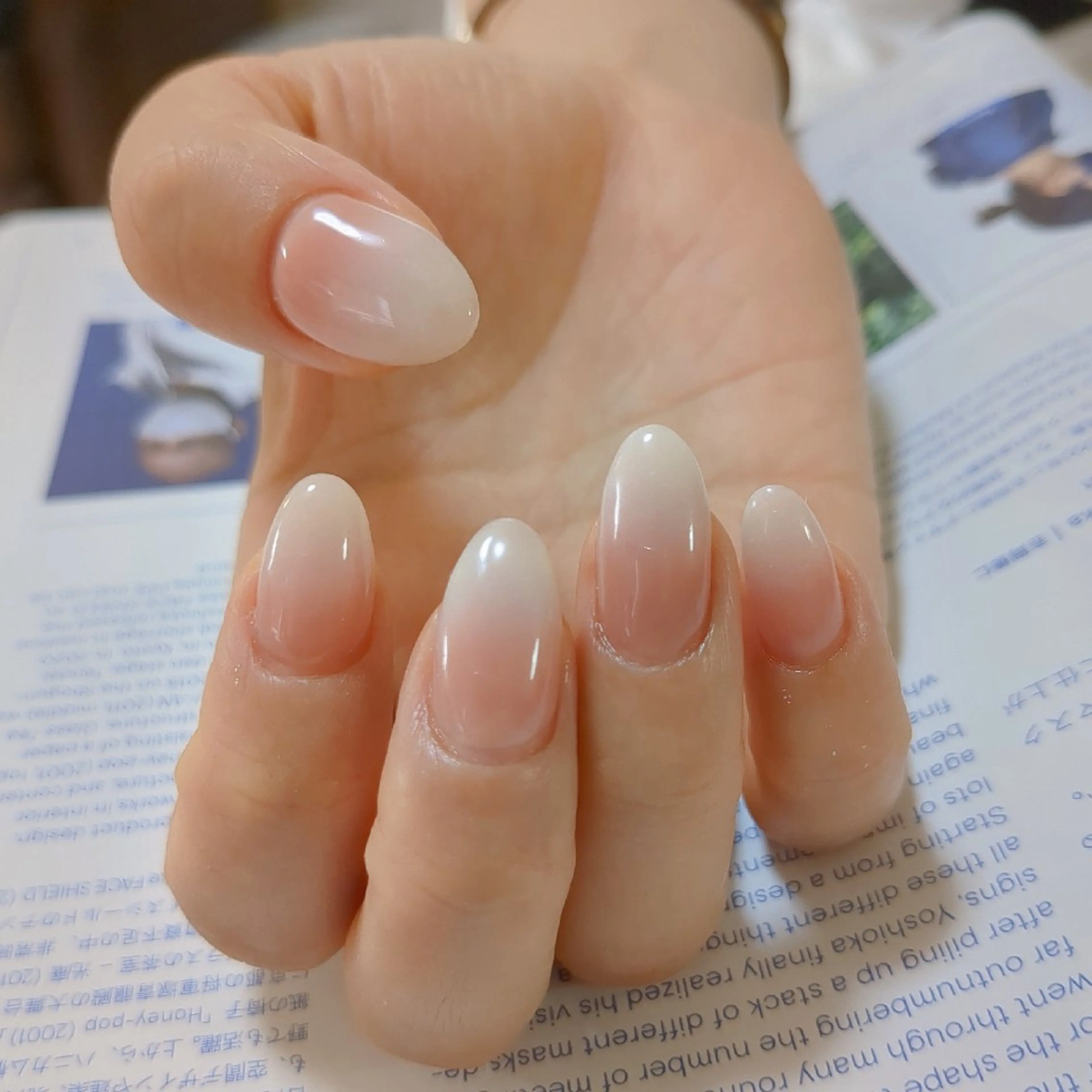 ネイル ハンドネイル ハンドケア E·U·B ネイル所属・横浜市中区曙町 E·U·Bネイルのネイルデザイン