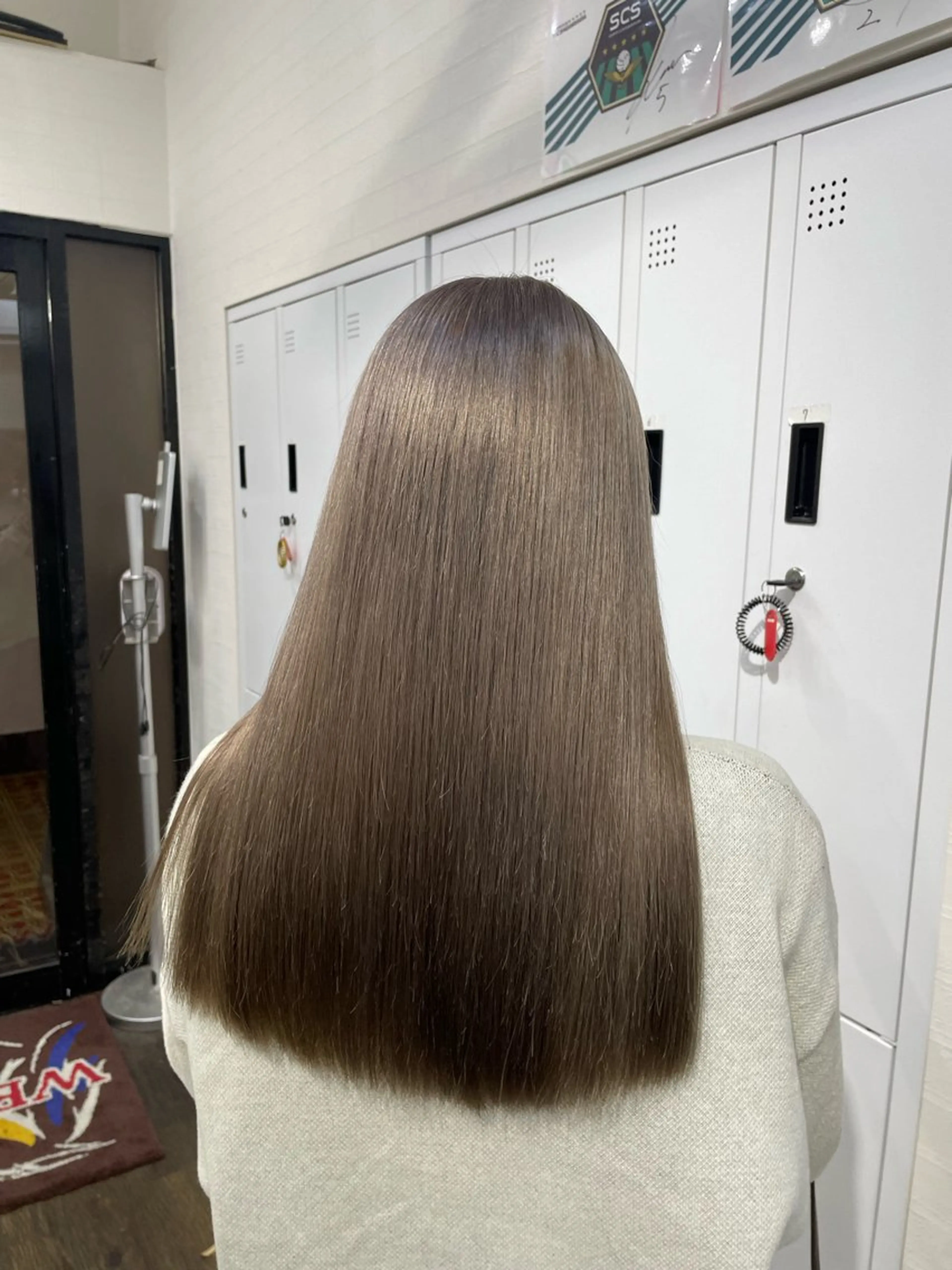 ロング apollo 横浜所属・横浜🦋ハイトーン 🫐耳つぼジュエリーのヘアスタイル