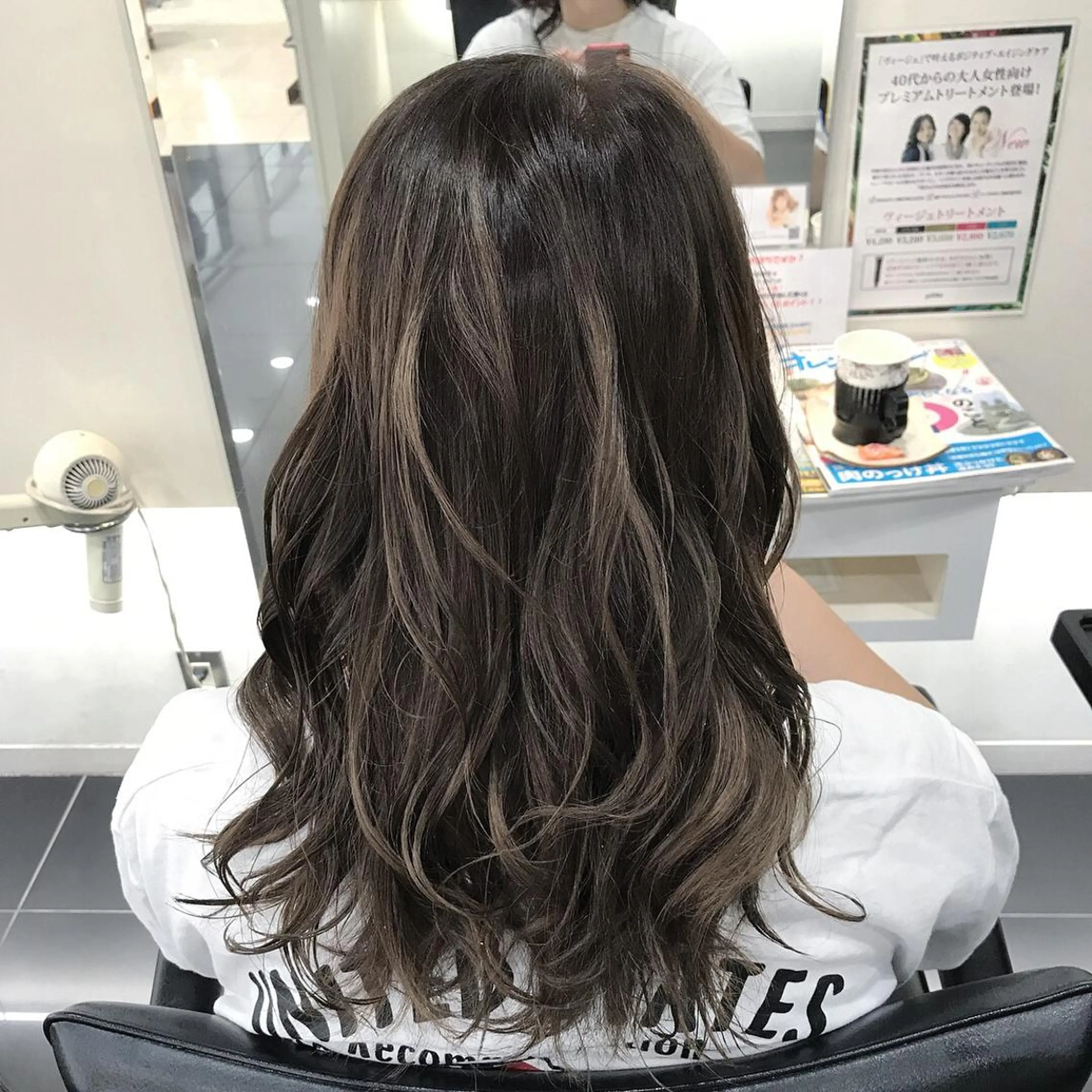 カラー ベージュカラー ブルーカラー ハイライトカラー 大久保 隆蔵のヘアスタイル