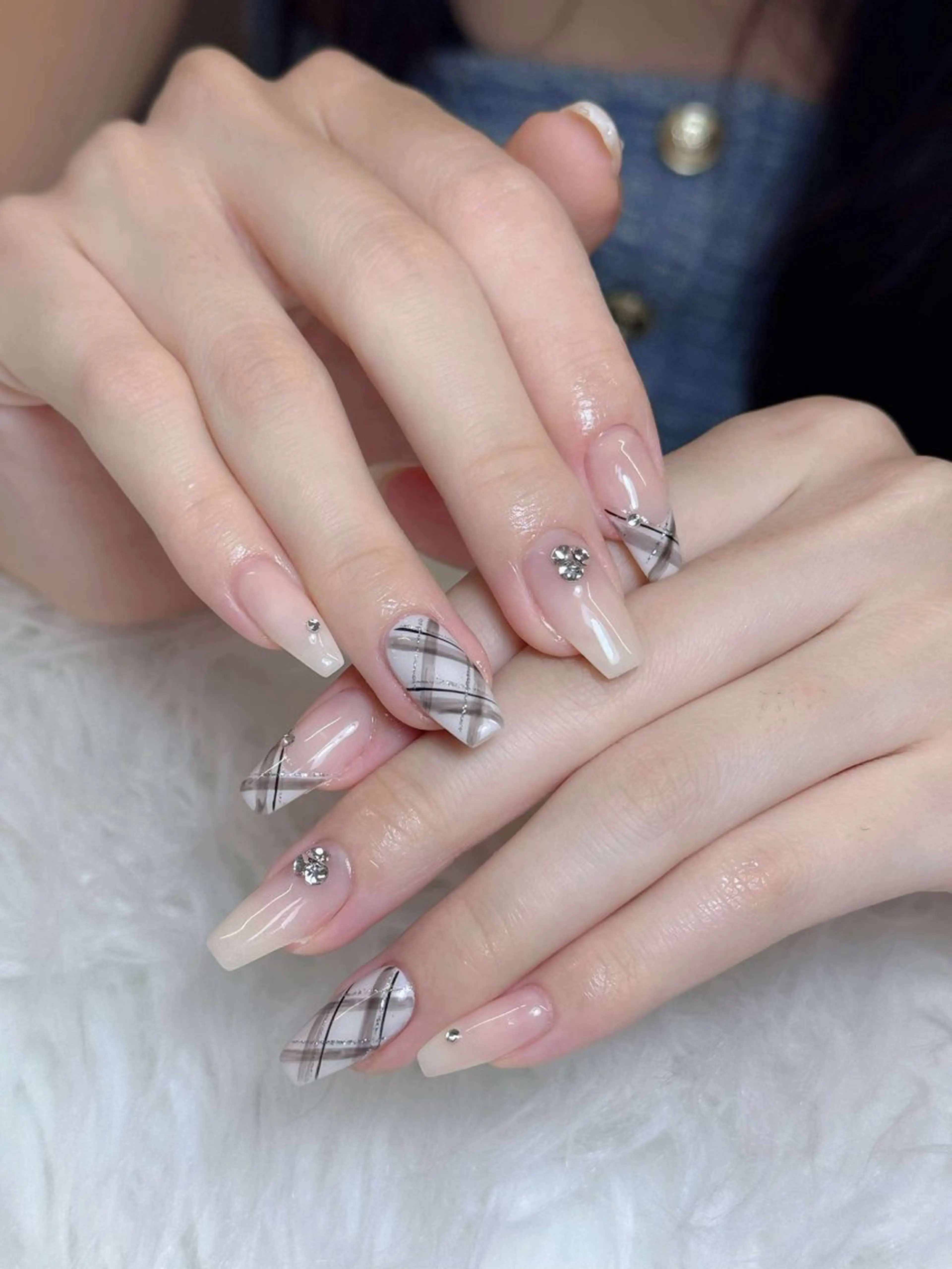 ネイル オーロラネイル チークネイル フットネイル フレンチネイル 韓国ネイル ハンドネイル Lumi Nailのネイルデザイン