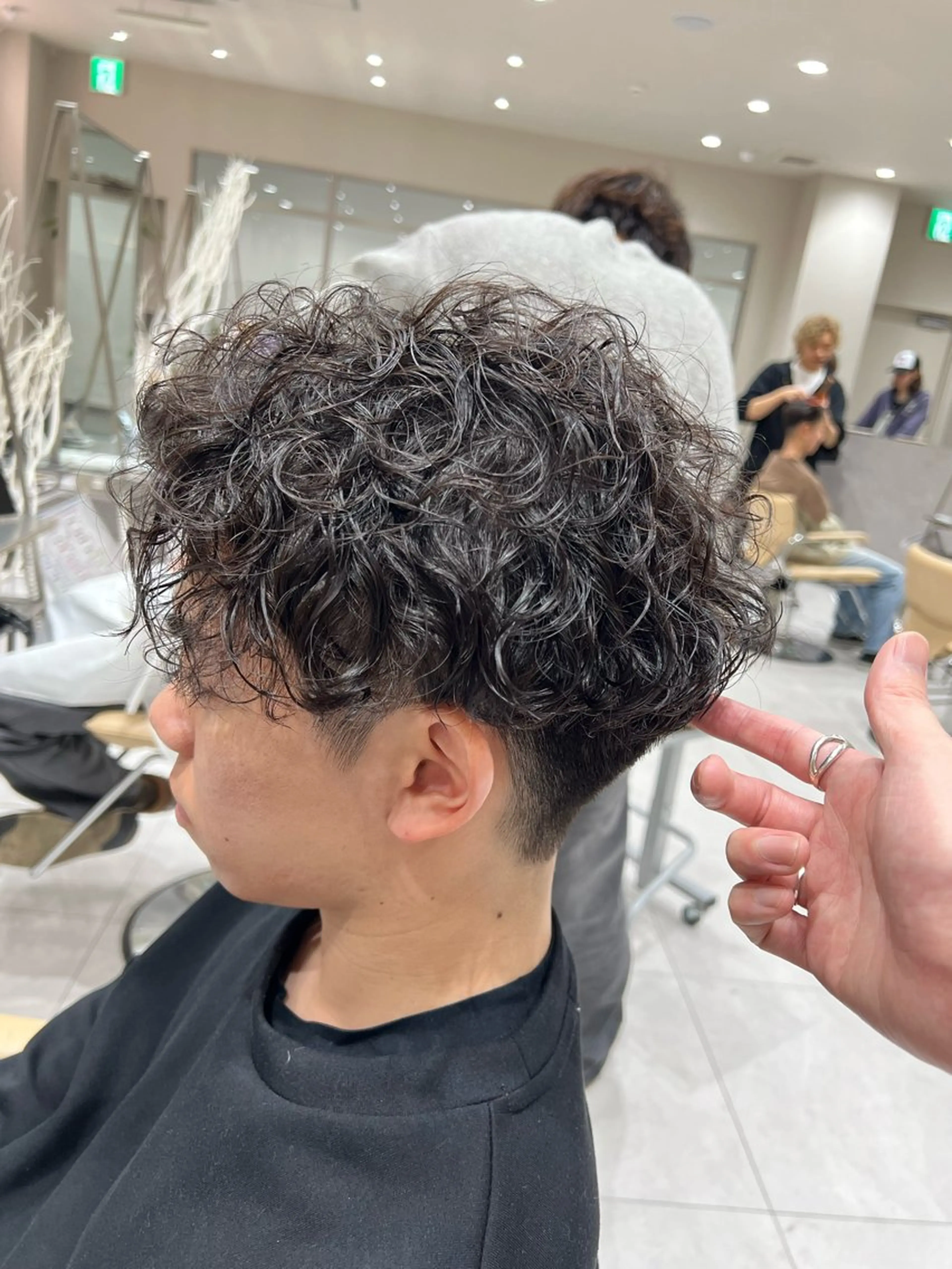ショート パーマ メンズ 古賀 雄歩のヘアスタイル
