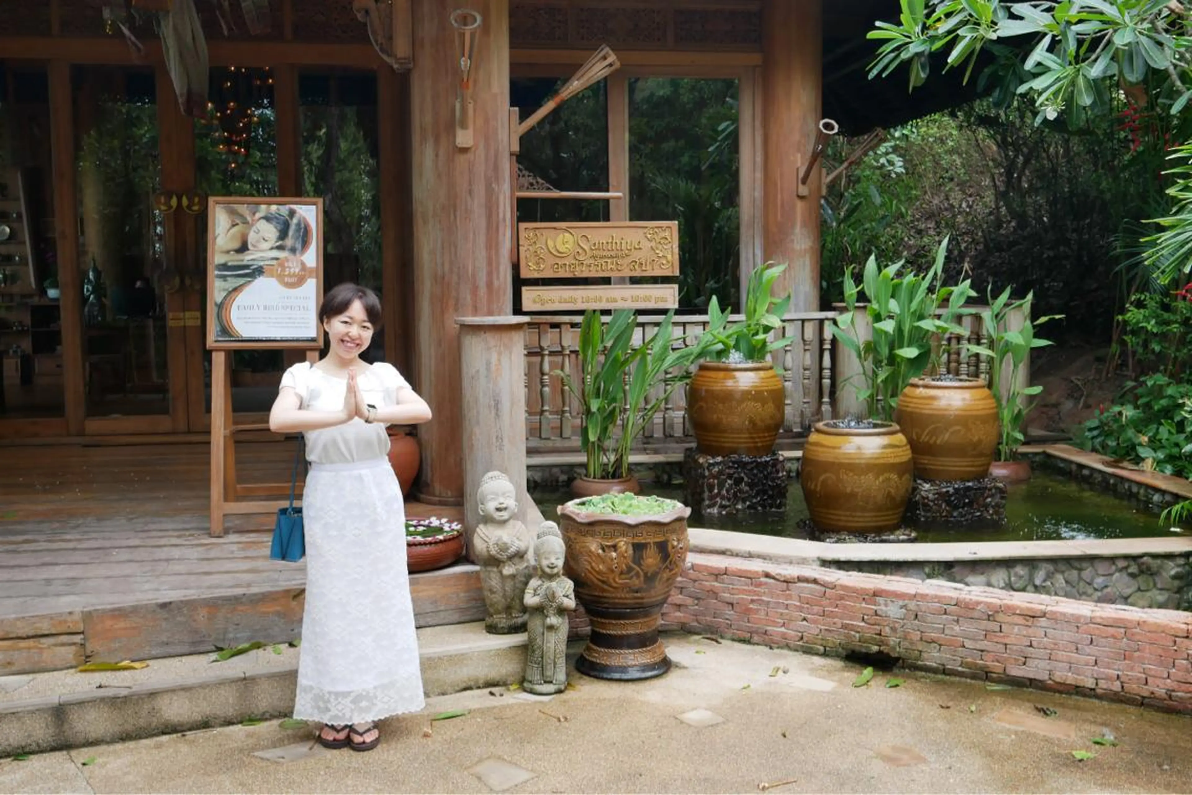 ショート カラー パーマ ヘアアレンジ メンズ キッズ ネイル マツエク・マツパ グリーン ネイルチップ ニキビ跡専門サロン Ａｉｎａのエステ・リラクイメージ