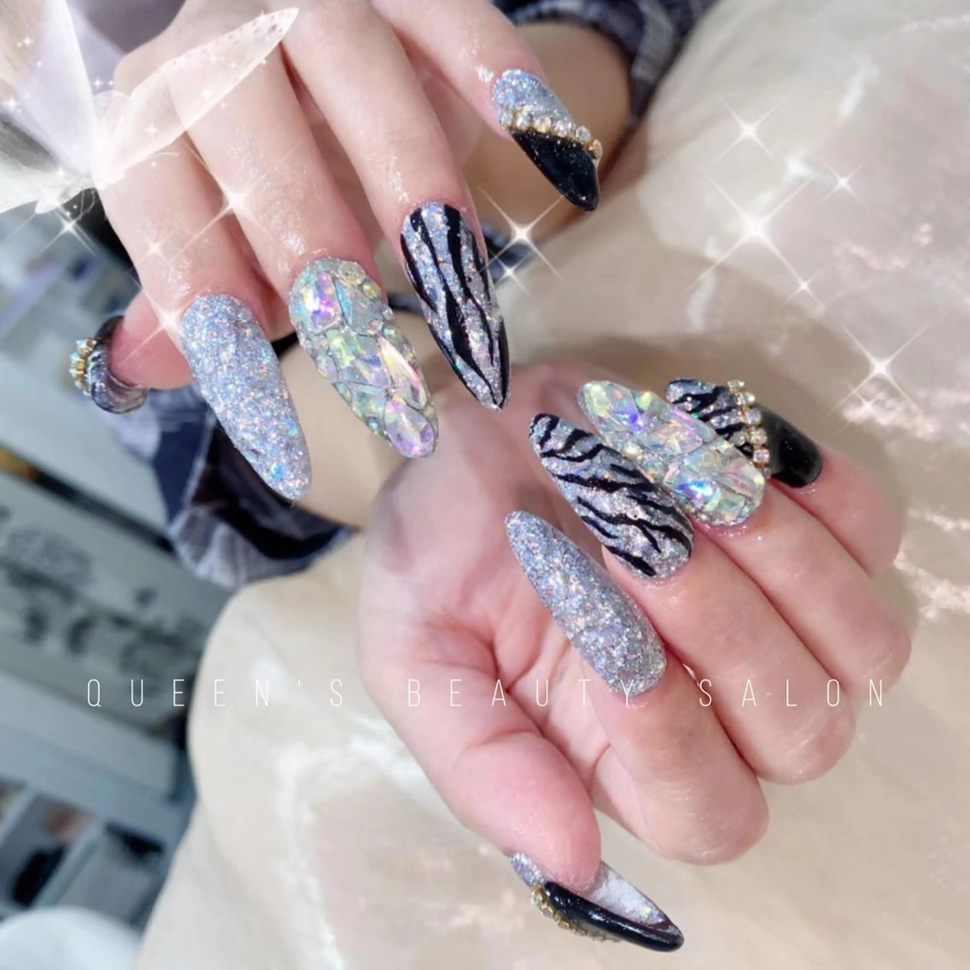 ネイル ハンドネイル Queens みなみのネイルデザイン