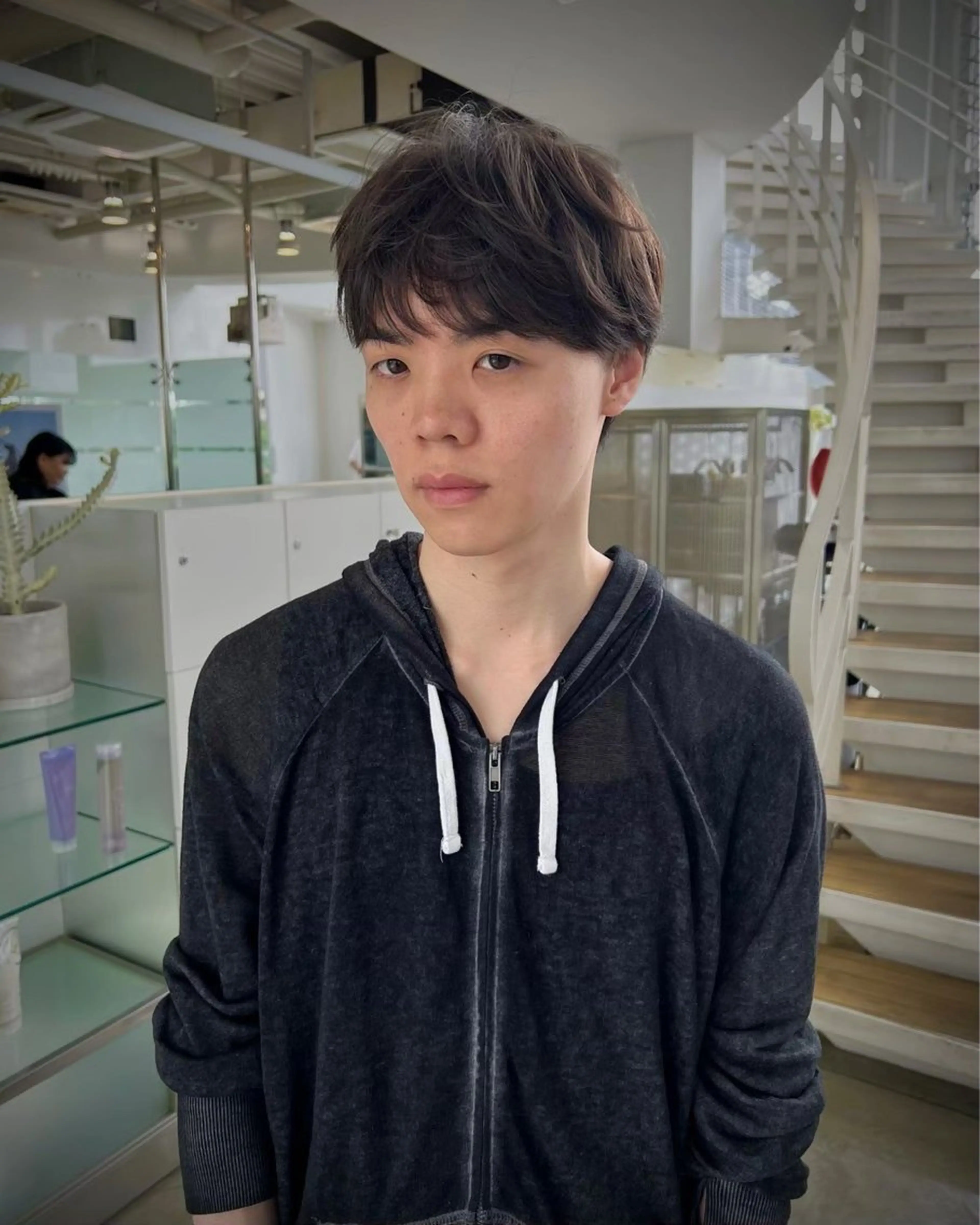 メンズ アイブロウ 眉カット メンズアイブロウ カット パーマ yui/透明感カラー /コテ巻き風パーマのヘアスタイル