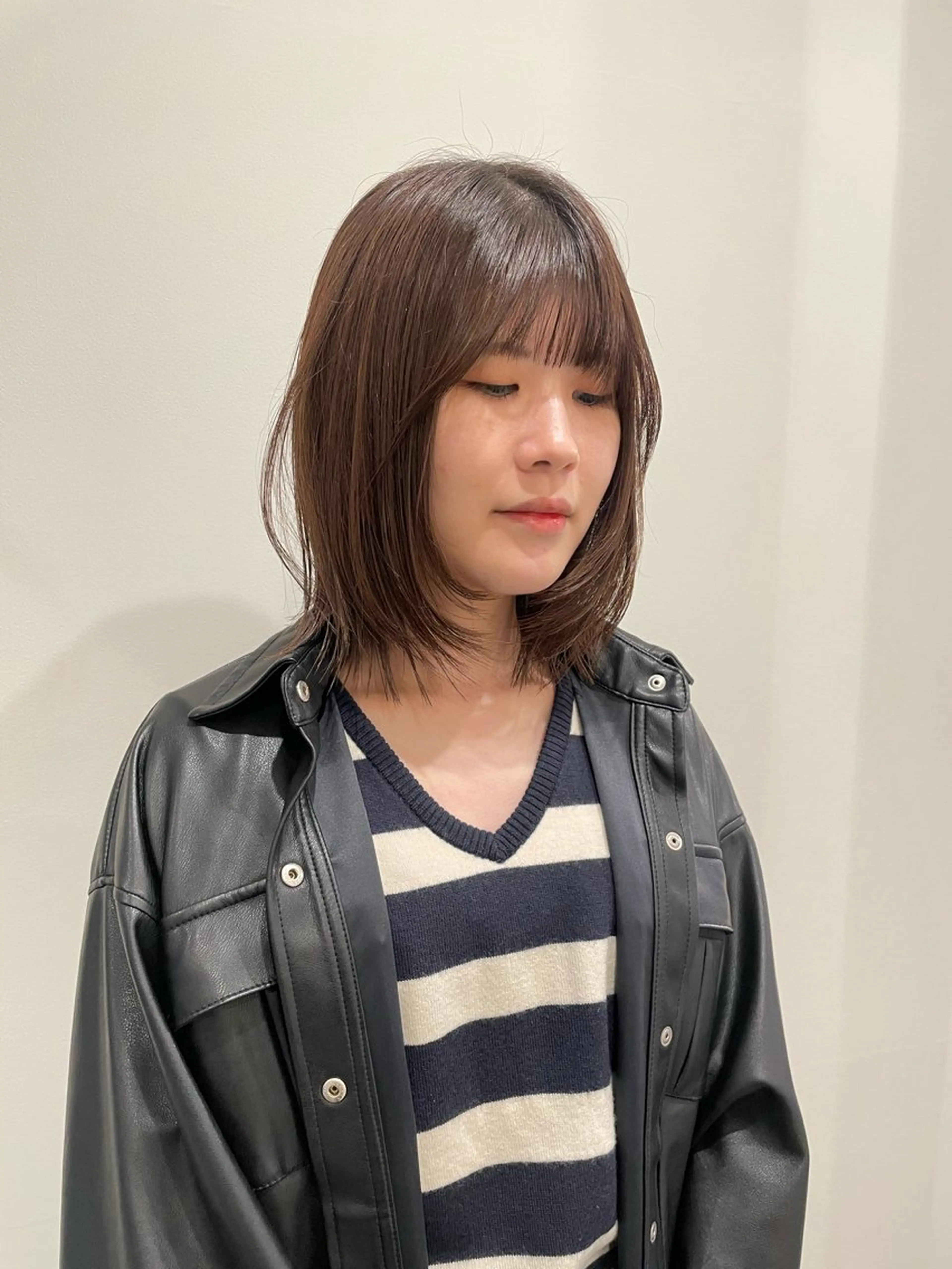 ミディアム カラー 顔まわりレイヤー レイヤーカット カット ヘアカラー トリートメント 渋谷 留菜のヘアスタイル