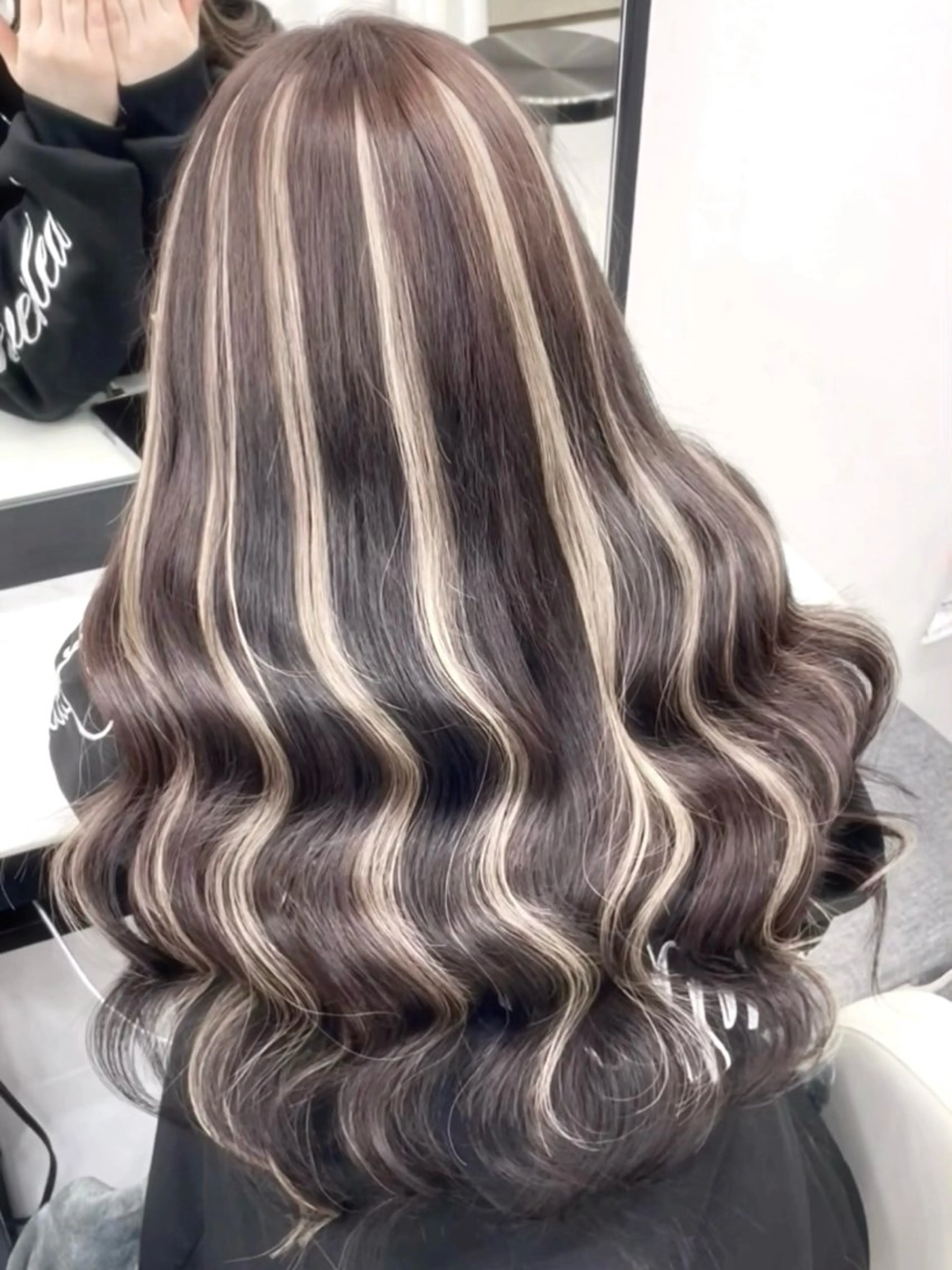 ロング エクステ ハイライト ヘアカラー wistell所属・ハイトーン/艶カラー sarina🩷のヘアスタイル