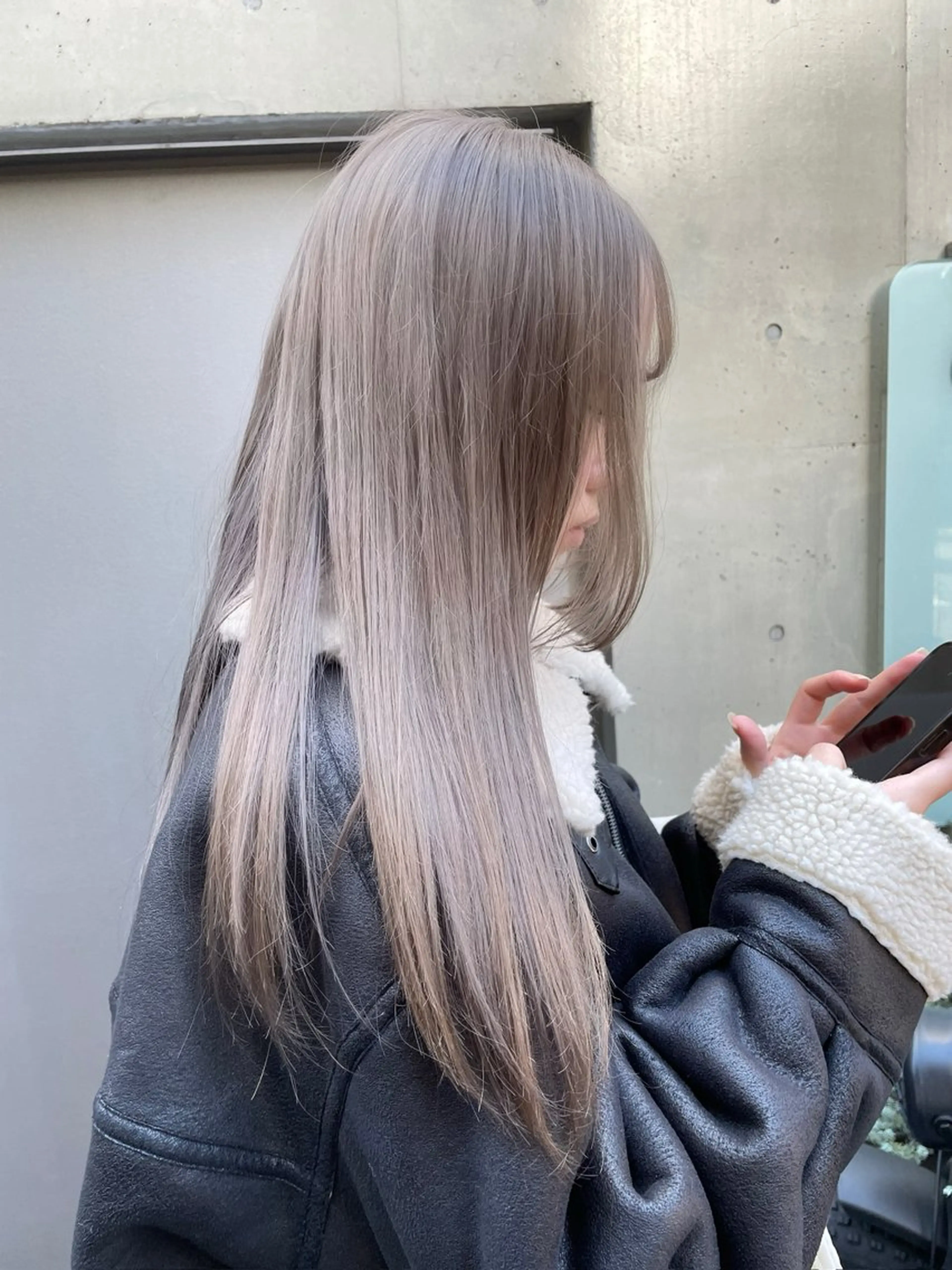 セミロング ヘアカラー トリートメント ヘッドスパ ヘアセット 透明感/グレージュ/ ミルクティー/ユウトのヘアスタイル