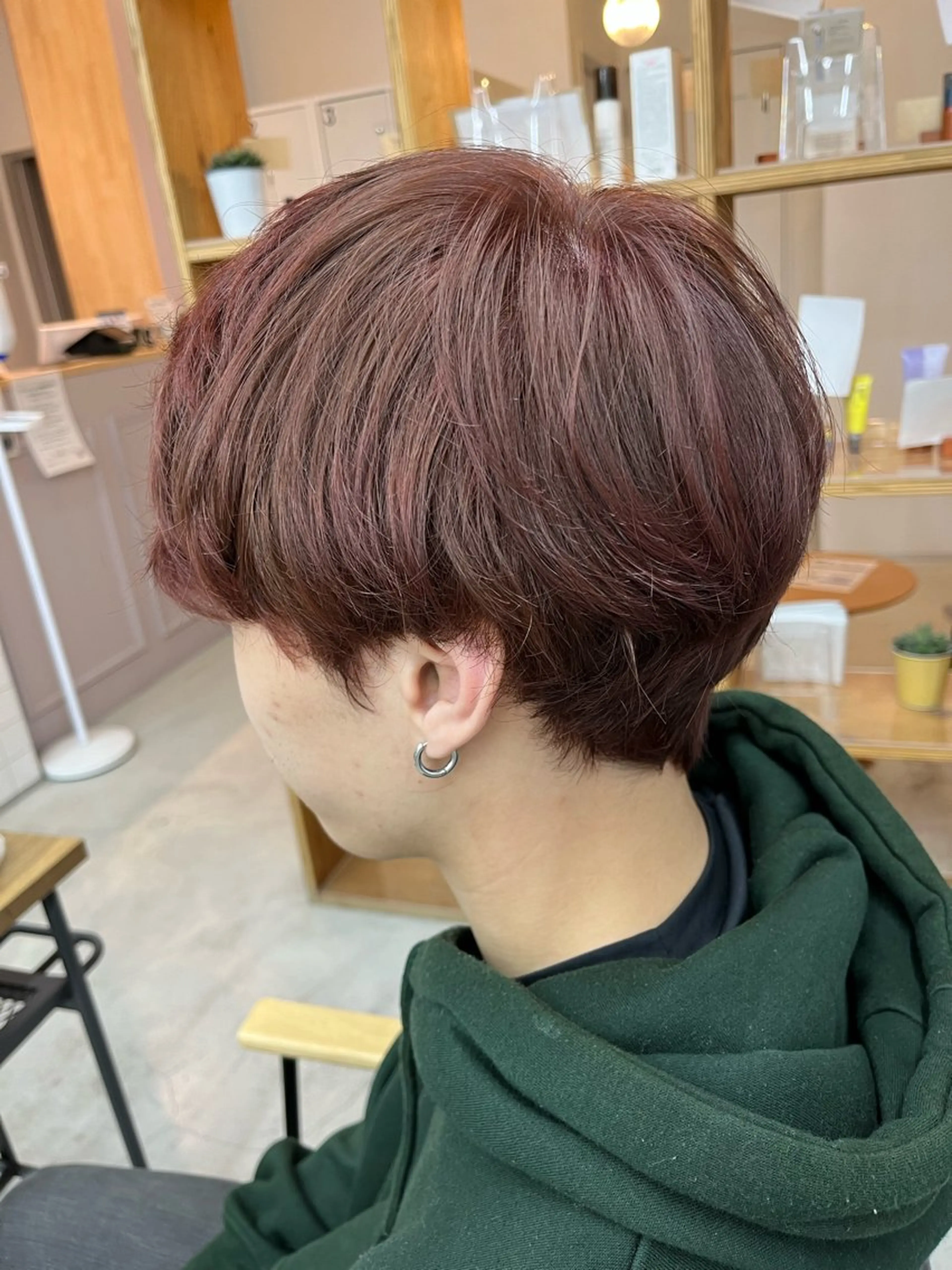 カラー 鴨田 彩音のヘアスタイル