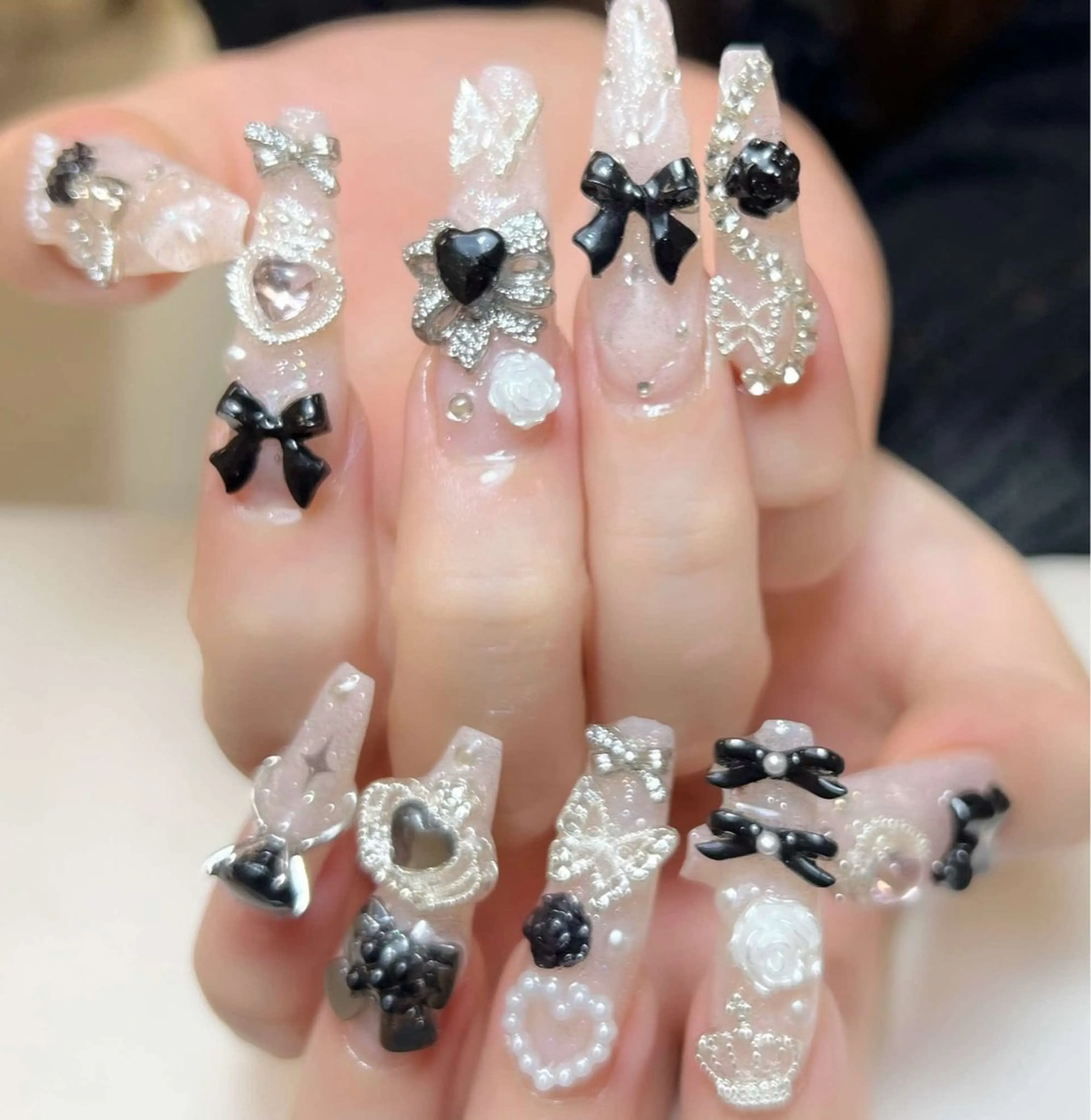 ネイル チークネイル 長さ出し フットネイル マグネットネイル 持ち込み ANH NAIL ゴテゴテ専門店💎のネイルデザイン