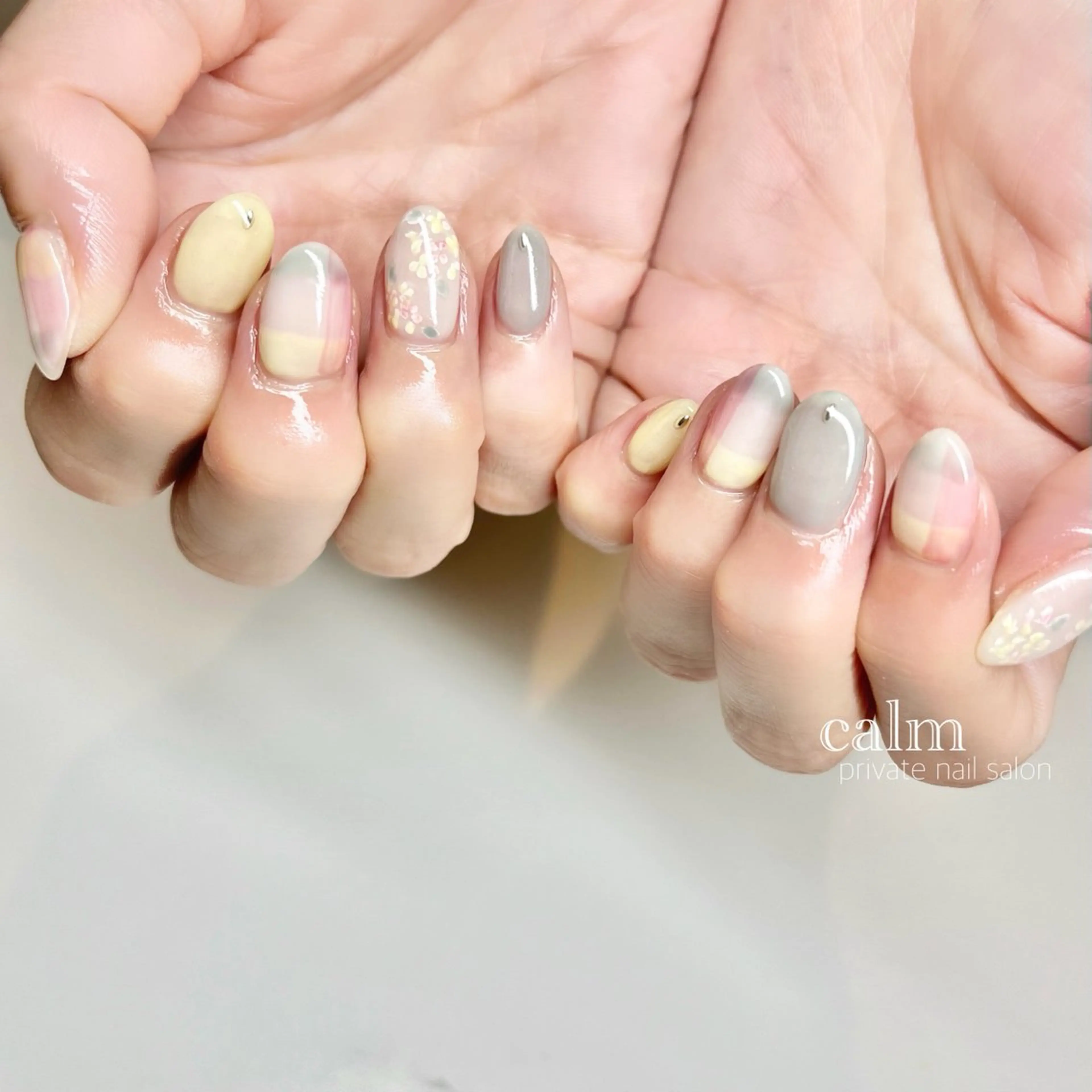 ネイル ハンドネイル calm 〔ｶｰﾑ〕のネイルデザイン