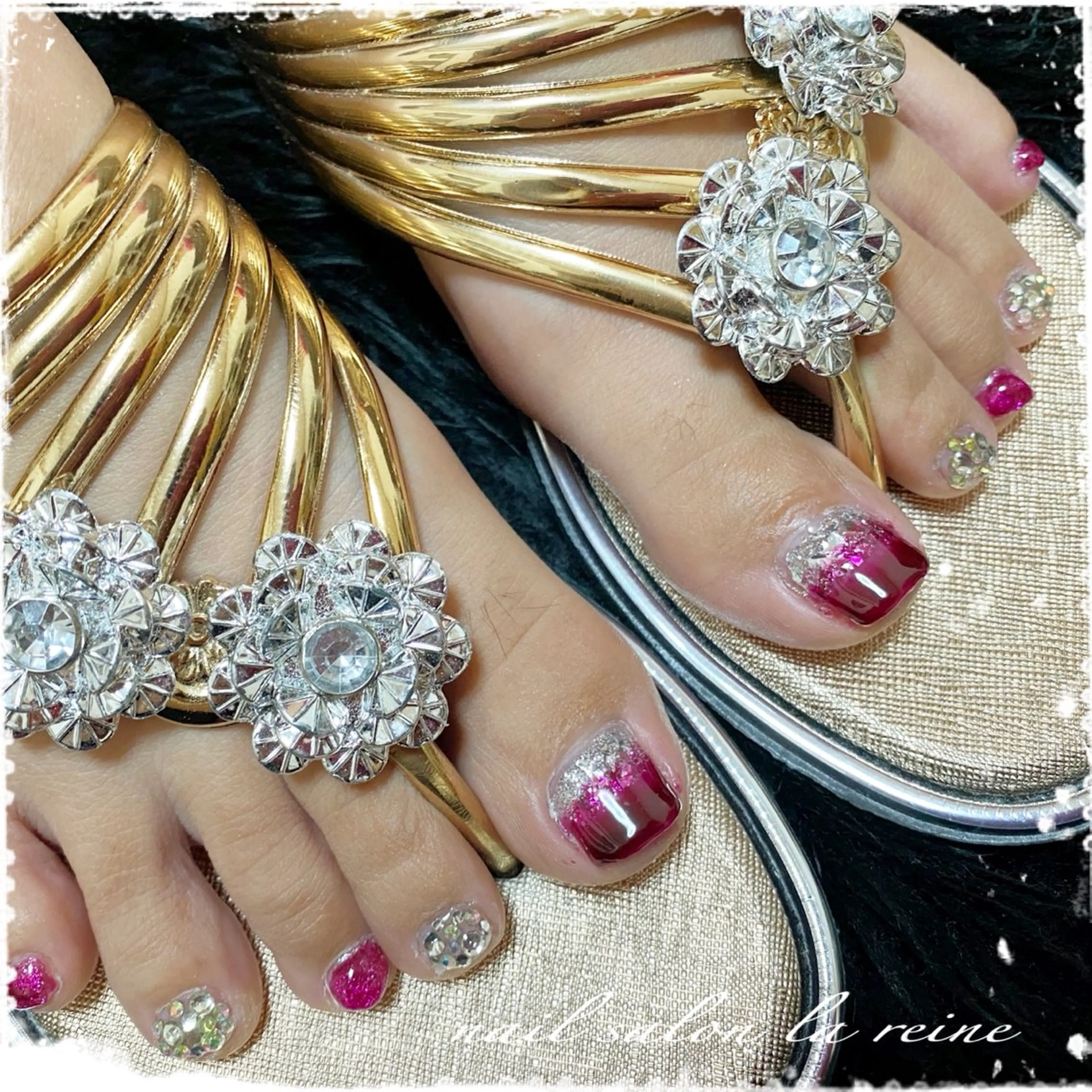 ネイル フットネイル キラキラネイル nail salon  la reine所属・nail salon la reineのネイルデザイン