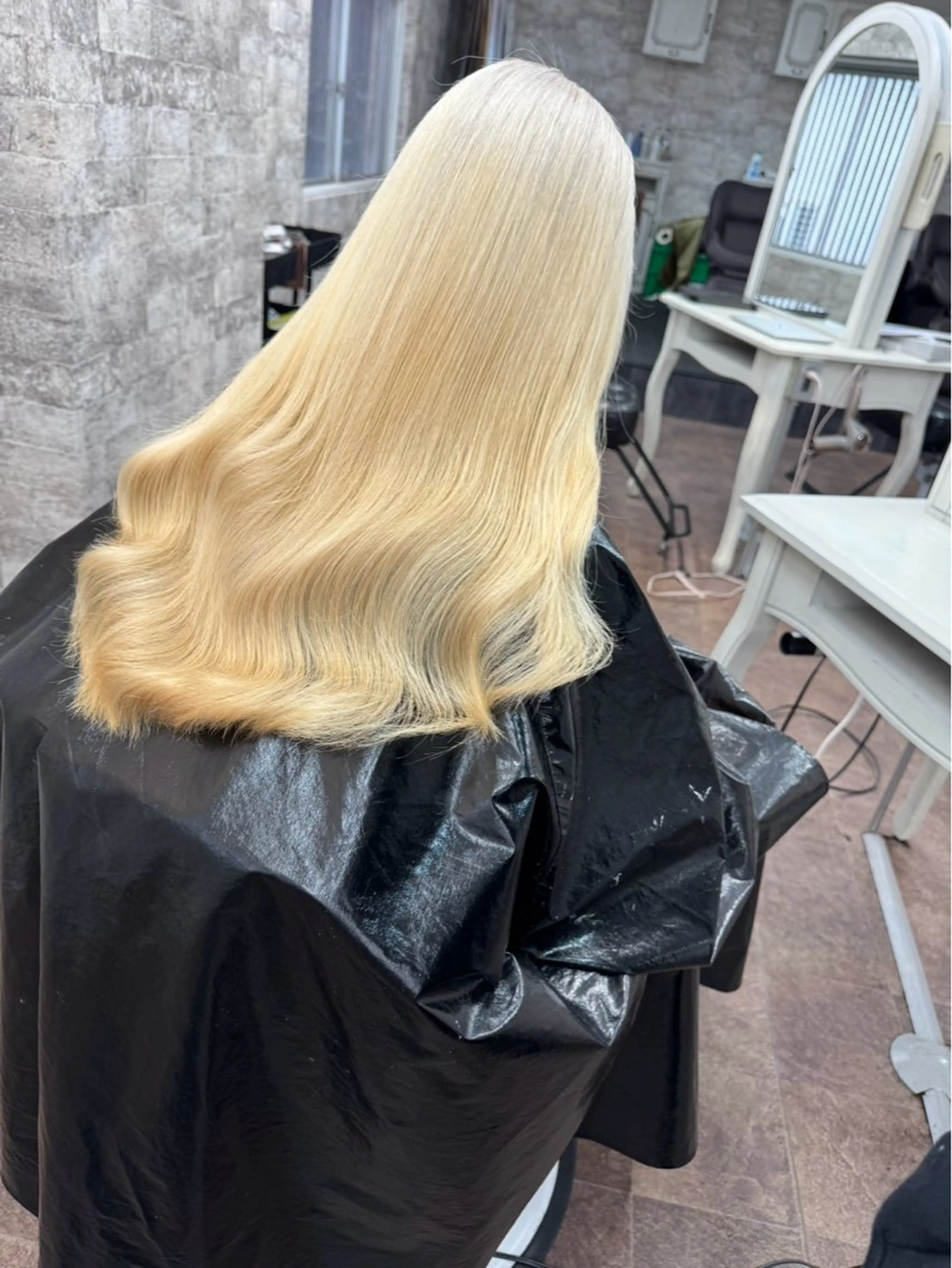 ロング ヘアカラー ⚡️ エマ🥑のヘアスタイル