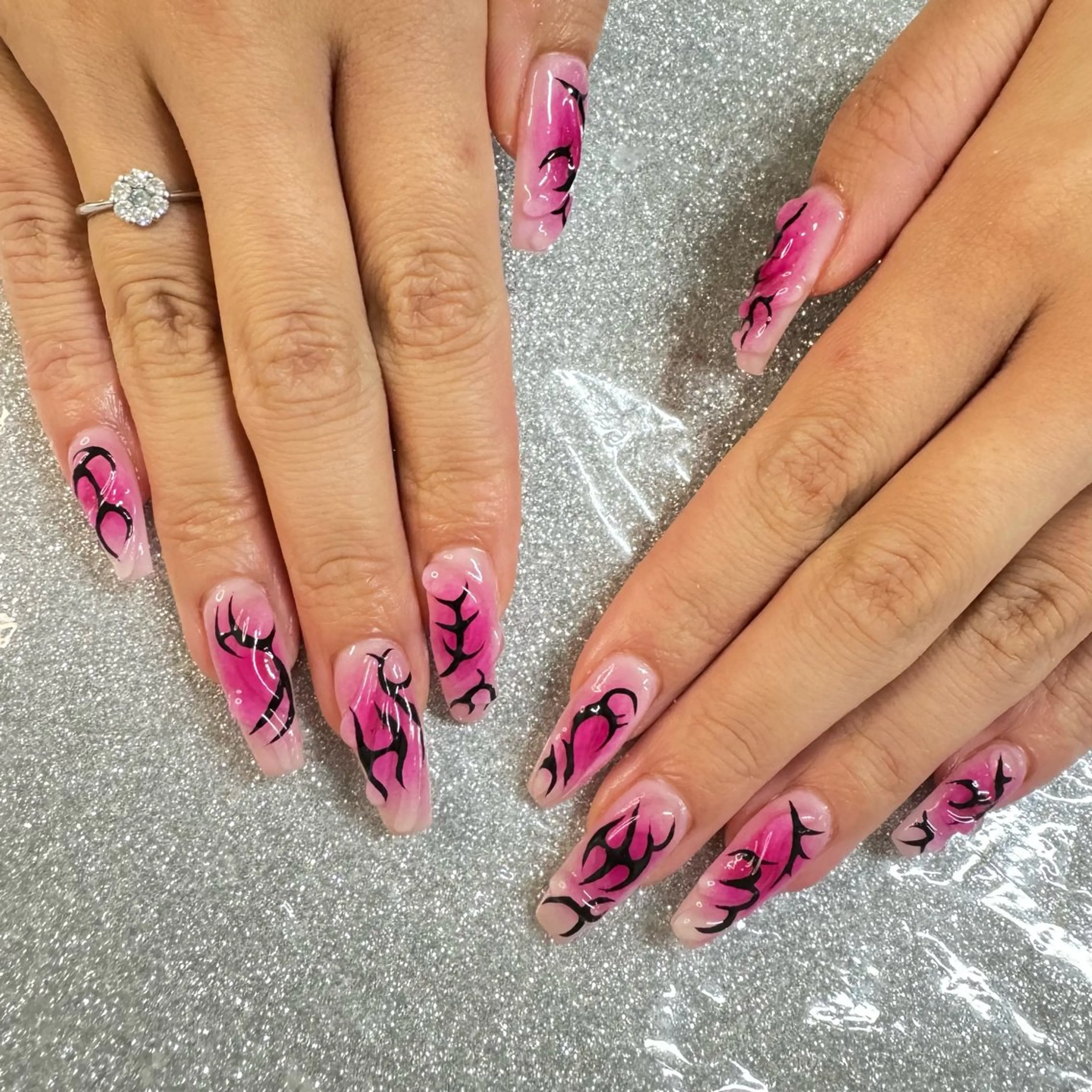 ネイル ハンドネイル VIERU 🌈🎀💖のネイルデザイン