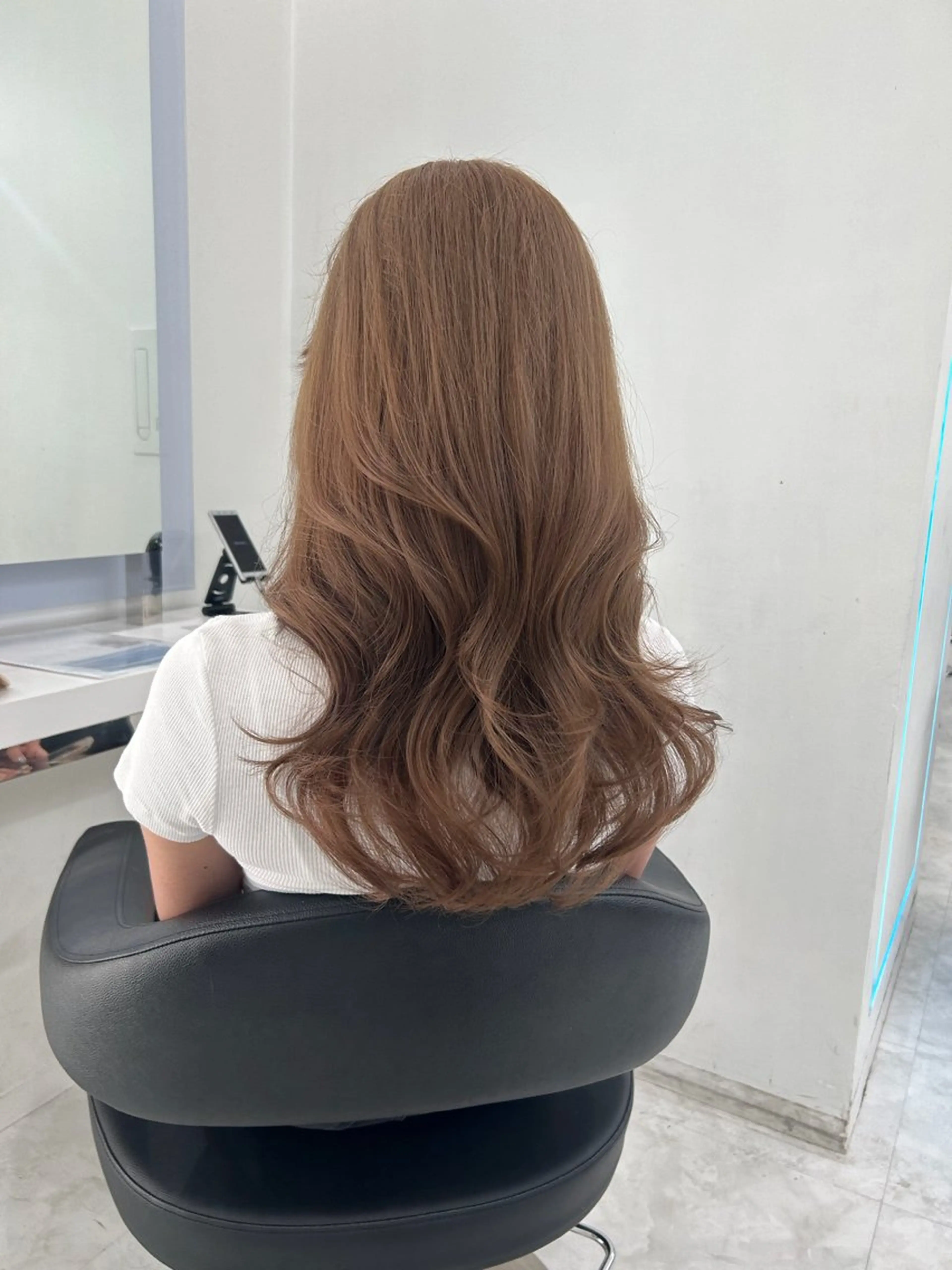 ロング カラー ベージュカラー ブリーチ 透明感カラー ミルクティーベージュ ヘアカラー トリートメント 赤み消し透明感🩶 銀座Ryota🩶のヘアスタイル