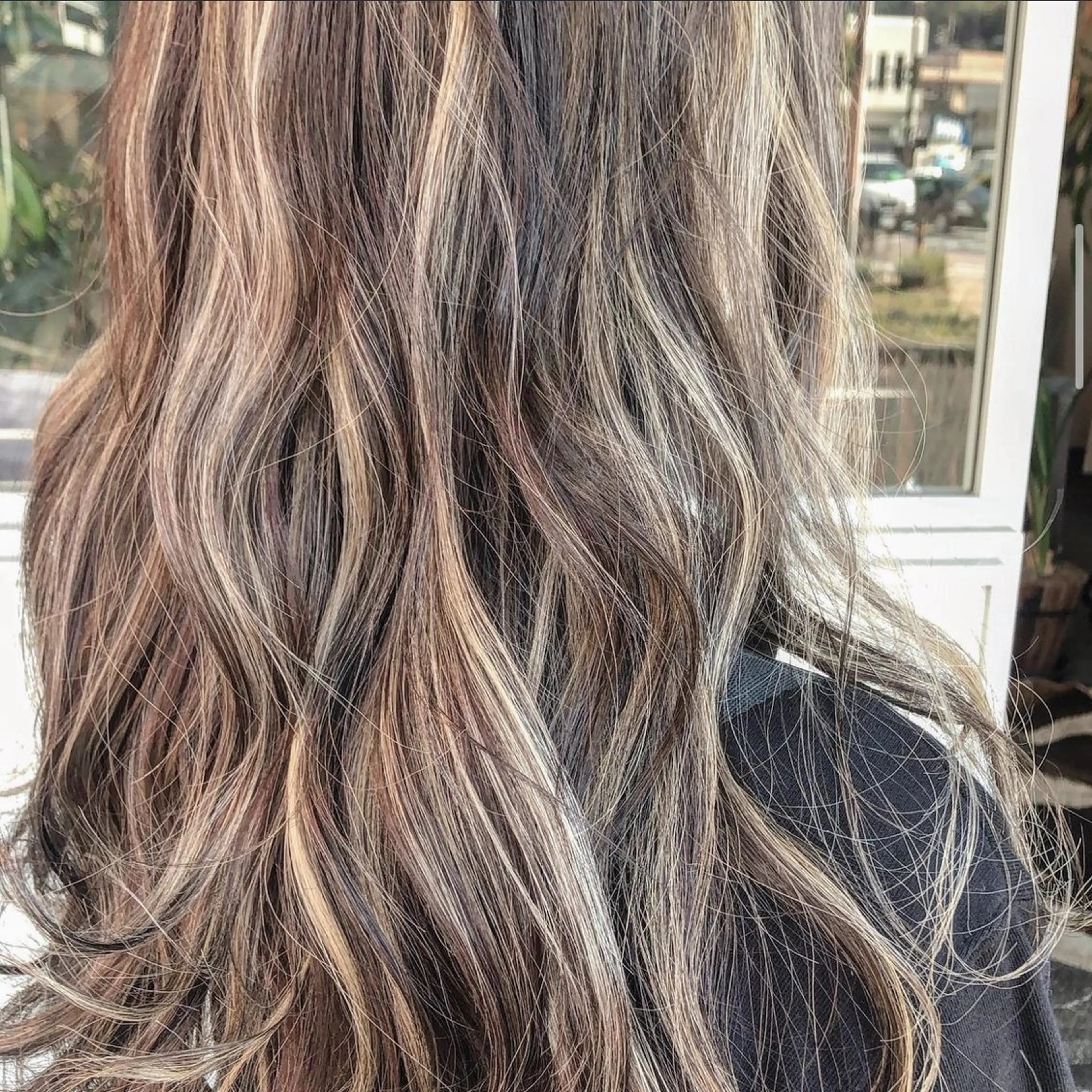 カラー ハイライトカラー ヘアカラー sena 《Mariana》のヘアスタイル