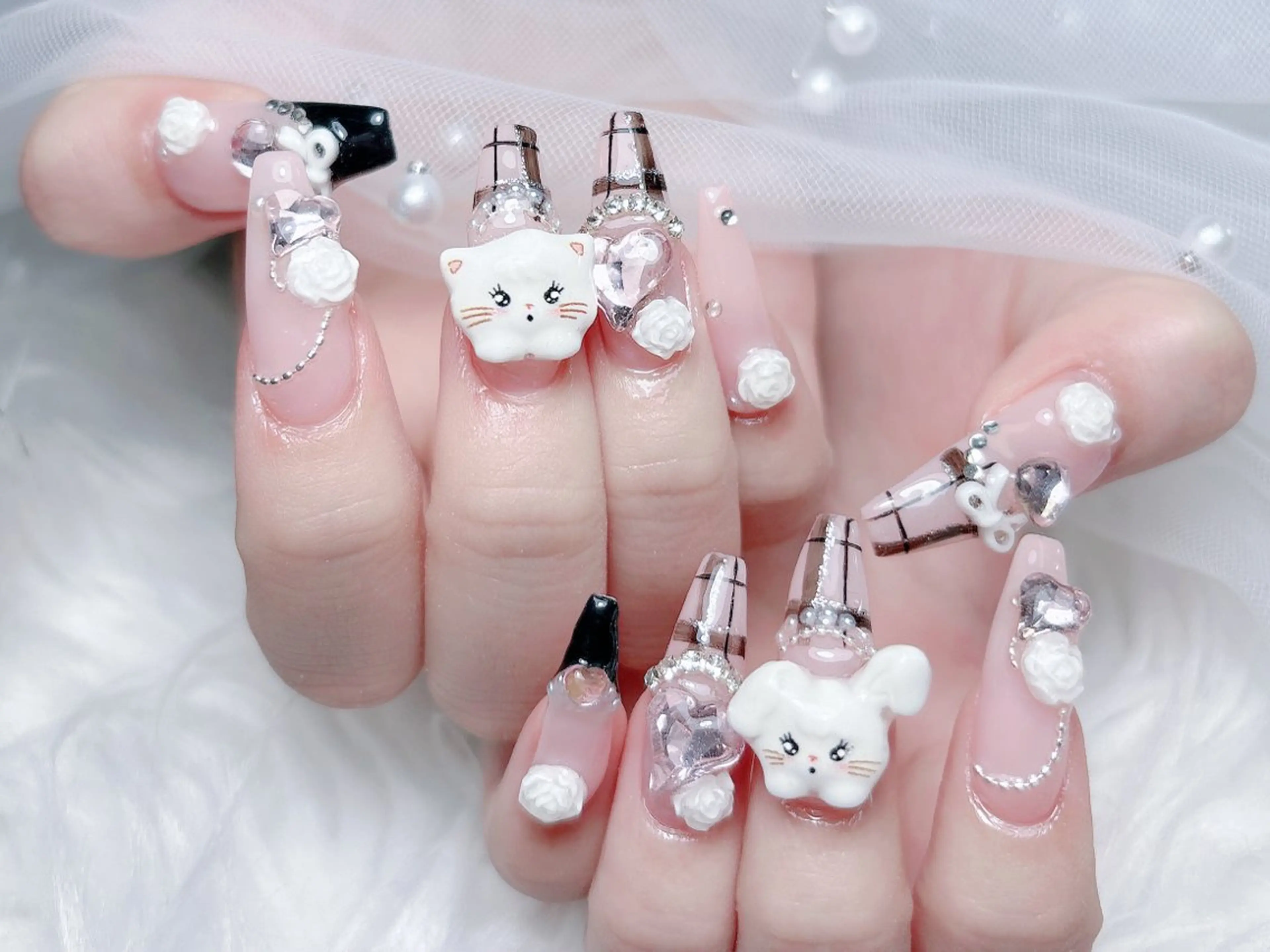 ネイル グラデーション キラキラネイル マグネットネイル スカルプネイル 冬ネイル ハンドネイル kawaiiko サロンのネイルデザイン