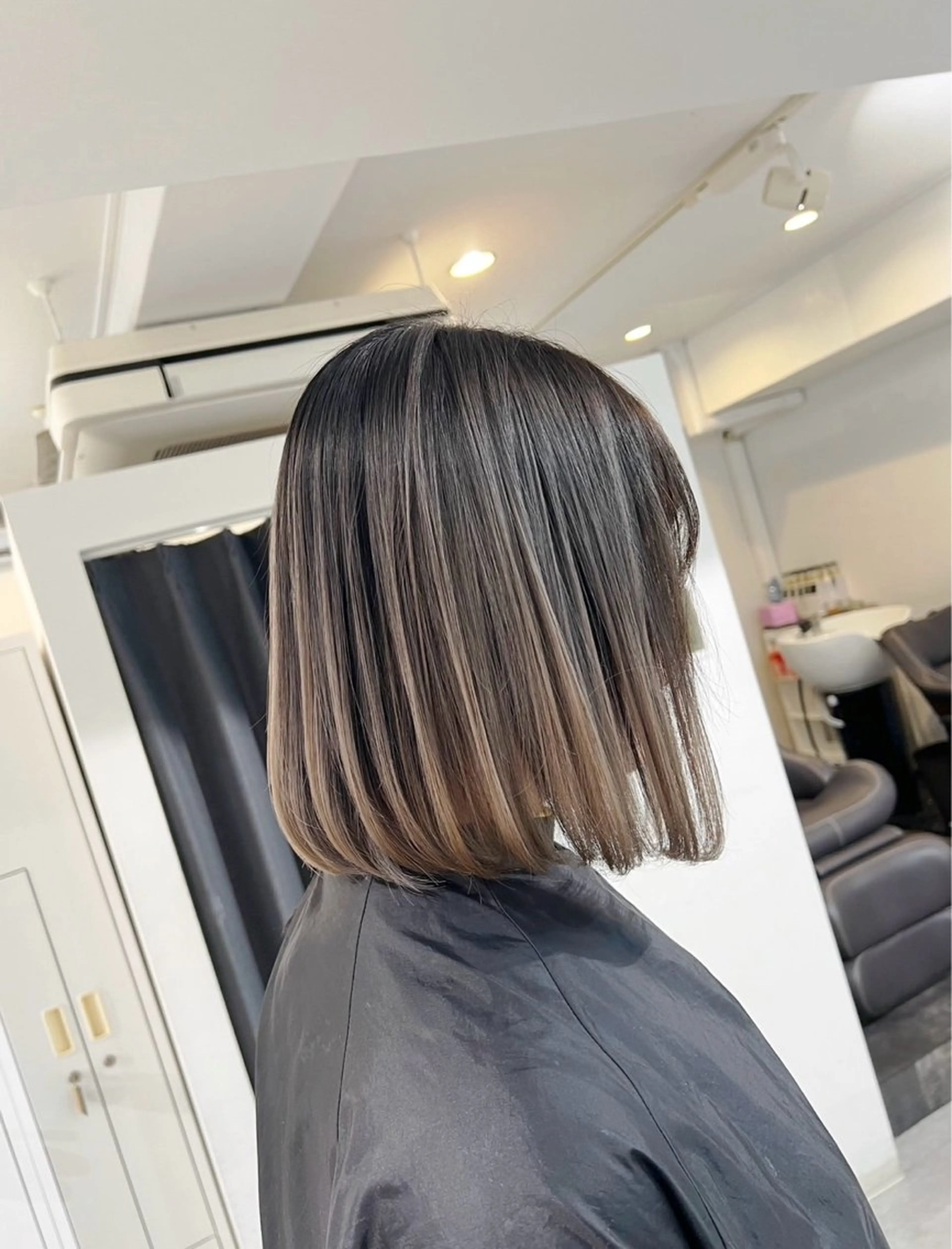 ショート カラー バレイヤージュ ベージュカラー レイヤーカット ヘアカラー トリートメント ROBIN所属・指名数No.1 /NAOYAのヘアスタイル
