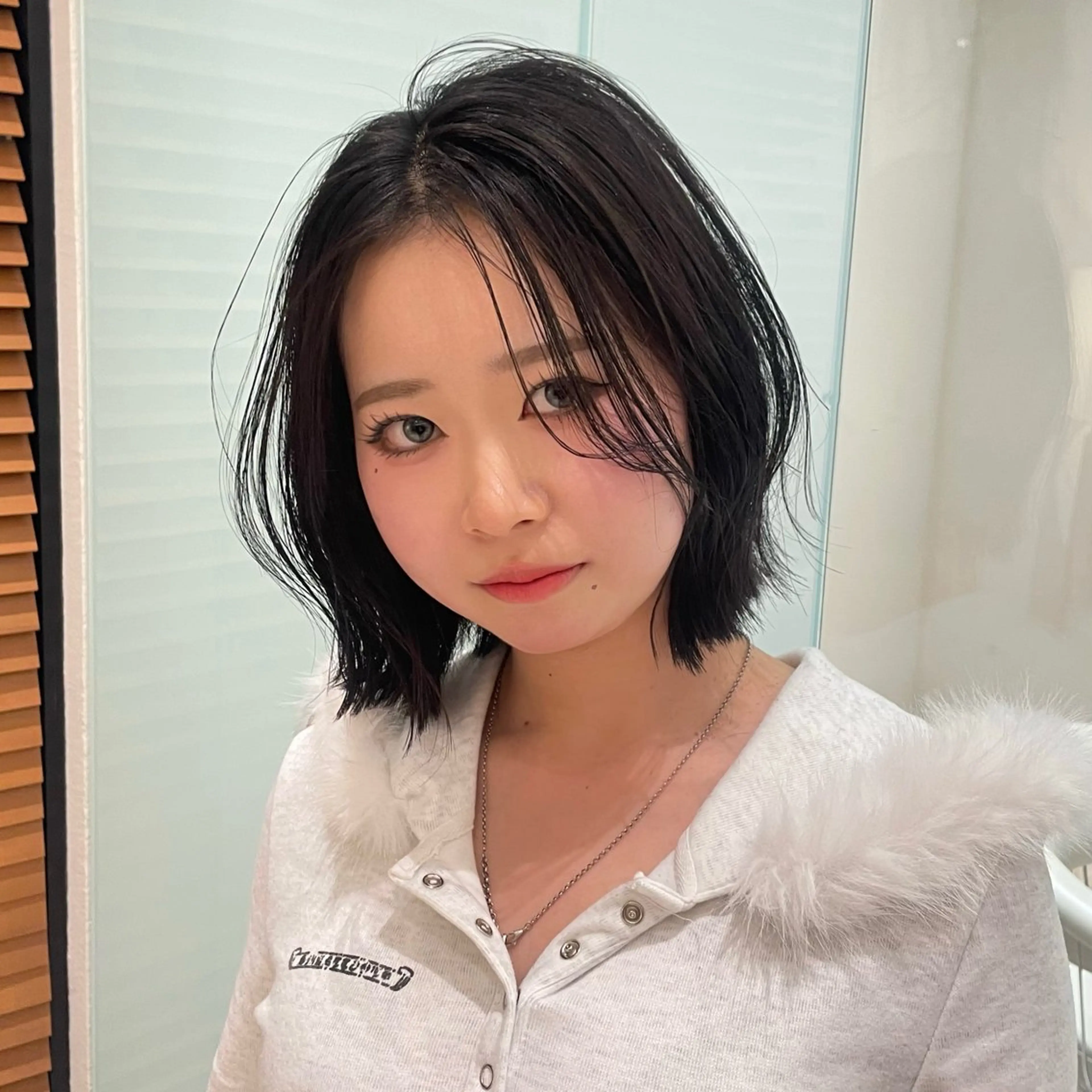 ミディアム カラー 切りっぱなしボブ ボブ 学生 韓国風ヘア カット ヘアカラー トリートメント 渋谷ボブ/韓国 ×タッセルしょうごのヘアスタイル