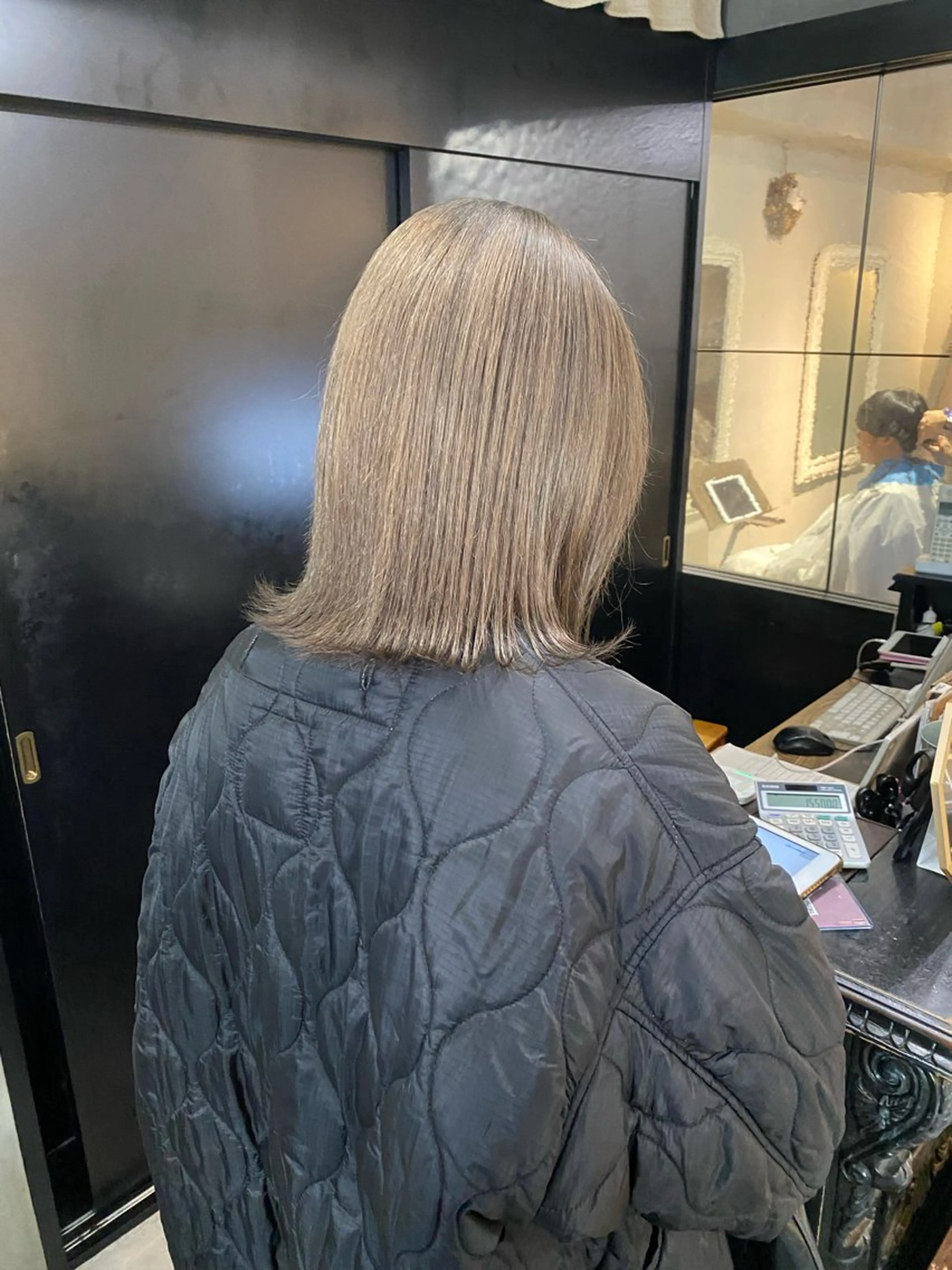 ミディアム ブリーチなしダブルカ ラー🩶manamiのヘアスタイル