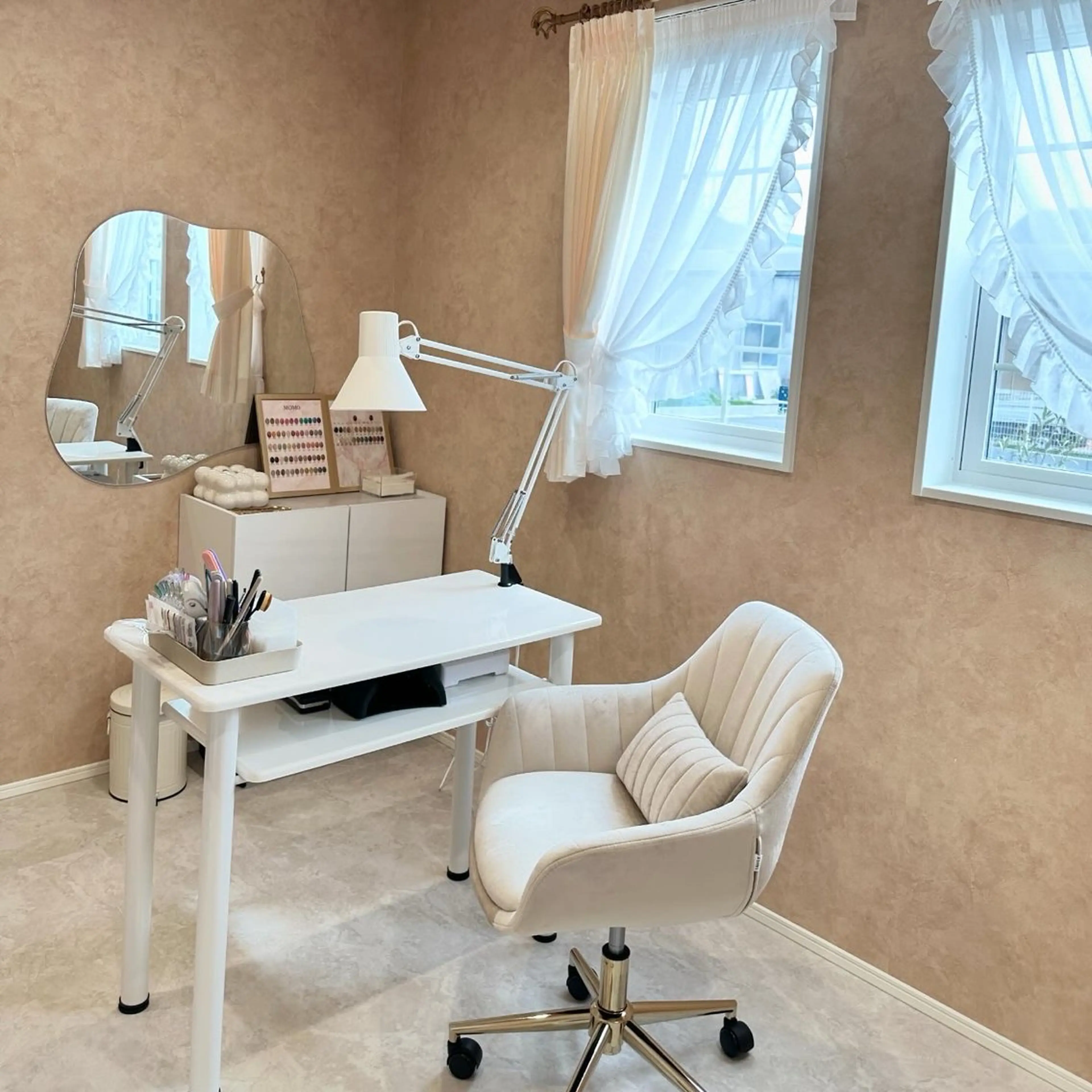 ネイル ar...beauty salon所属・藤原 茜のマツエク・マツパデザイン