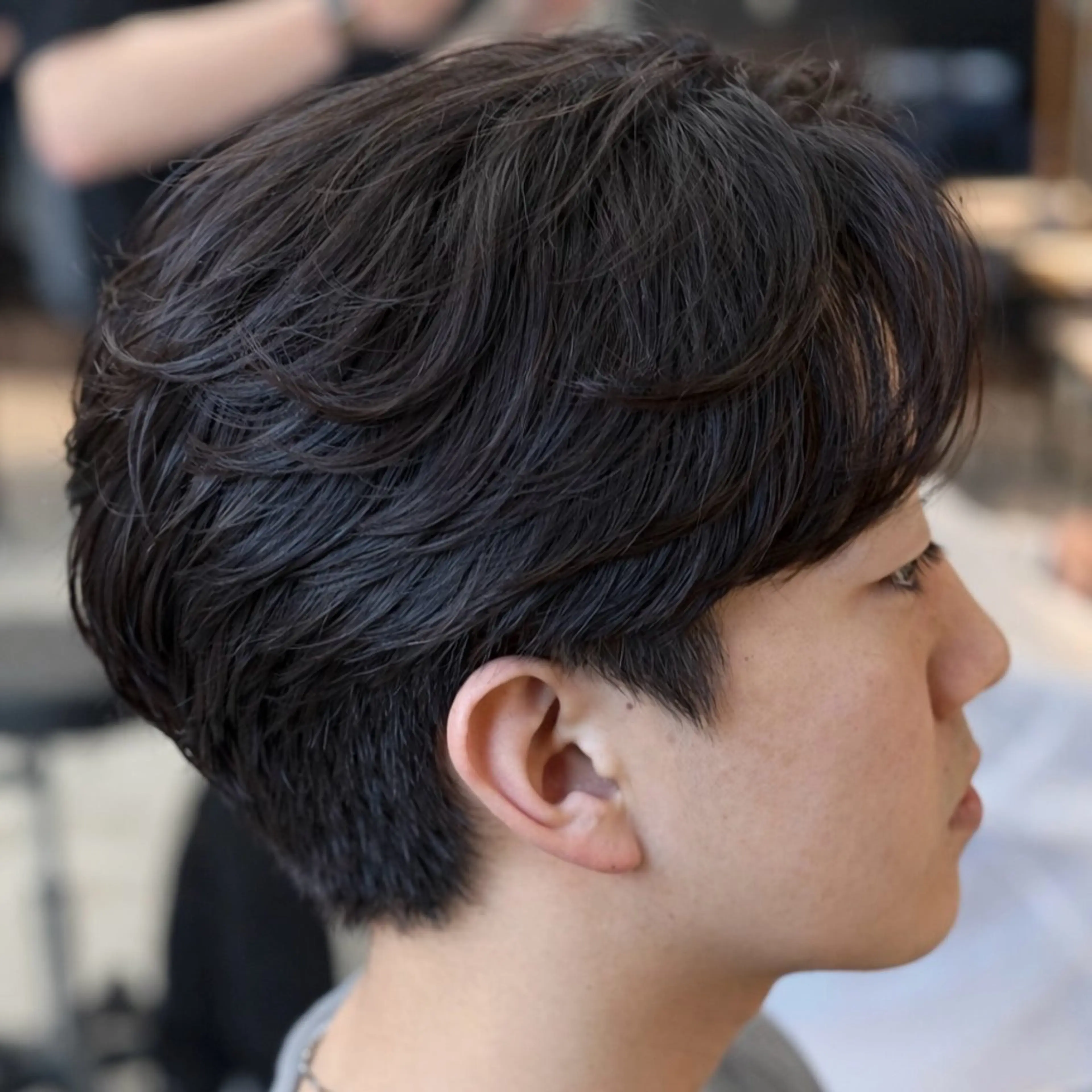 パーマ メンズ センターパート メンズ韓国風 メンズパーマ ニュアンスパーマ カット パーマ 男の理想を叶える🔥 メンズパーマ特化｜関のヘアスタイル