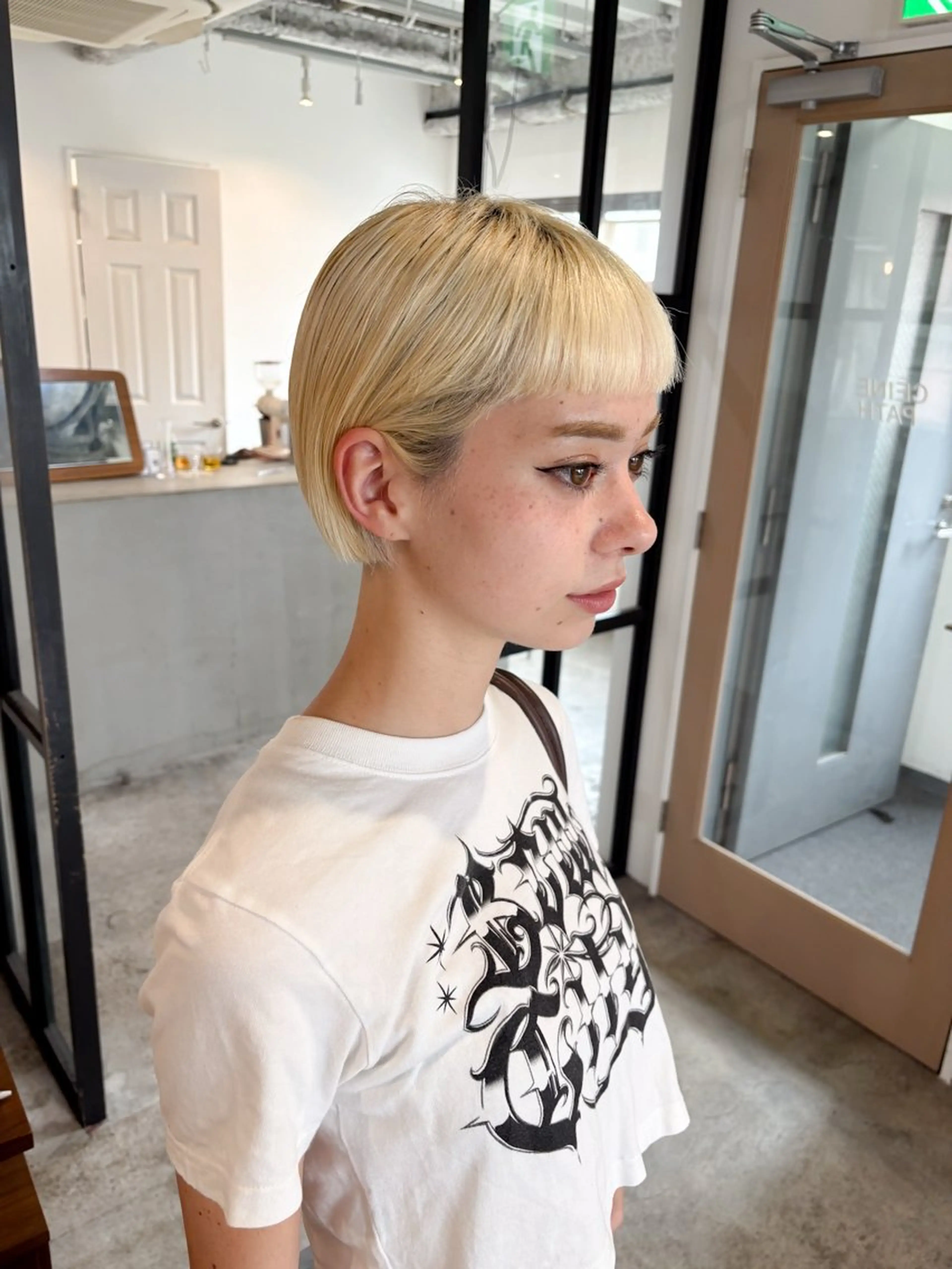 ショート カラー ベージュカラー ブロンド ブロンドベージュ ボブ カット ヘアカラー Takuma Suzuki中目黒のヘアスタイル