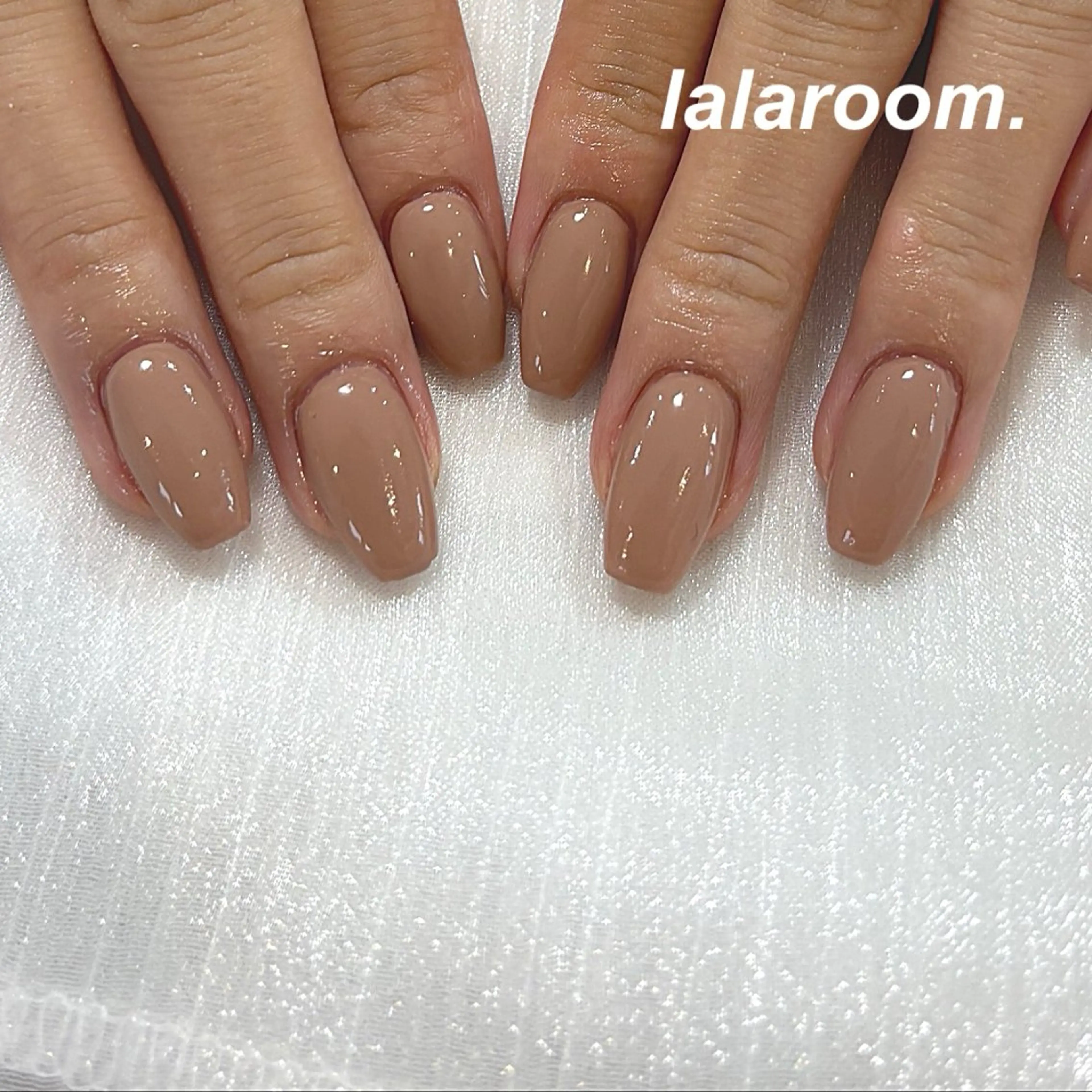 ネイル キラキラネイル マグネットネイル オフィスネイル ワンカラーネイル シンプルネイル ハンドネイル lalaroom. nailsalon航空公園店所属・lala room.のネイルデザイン