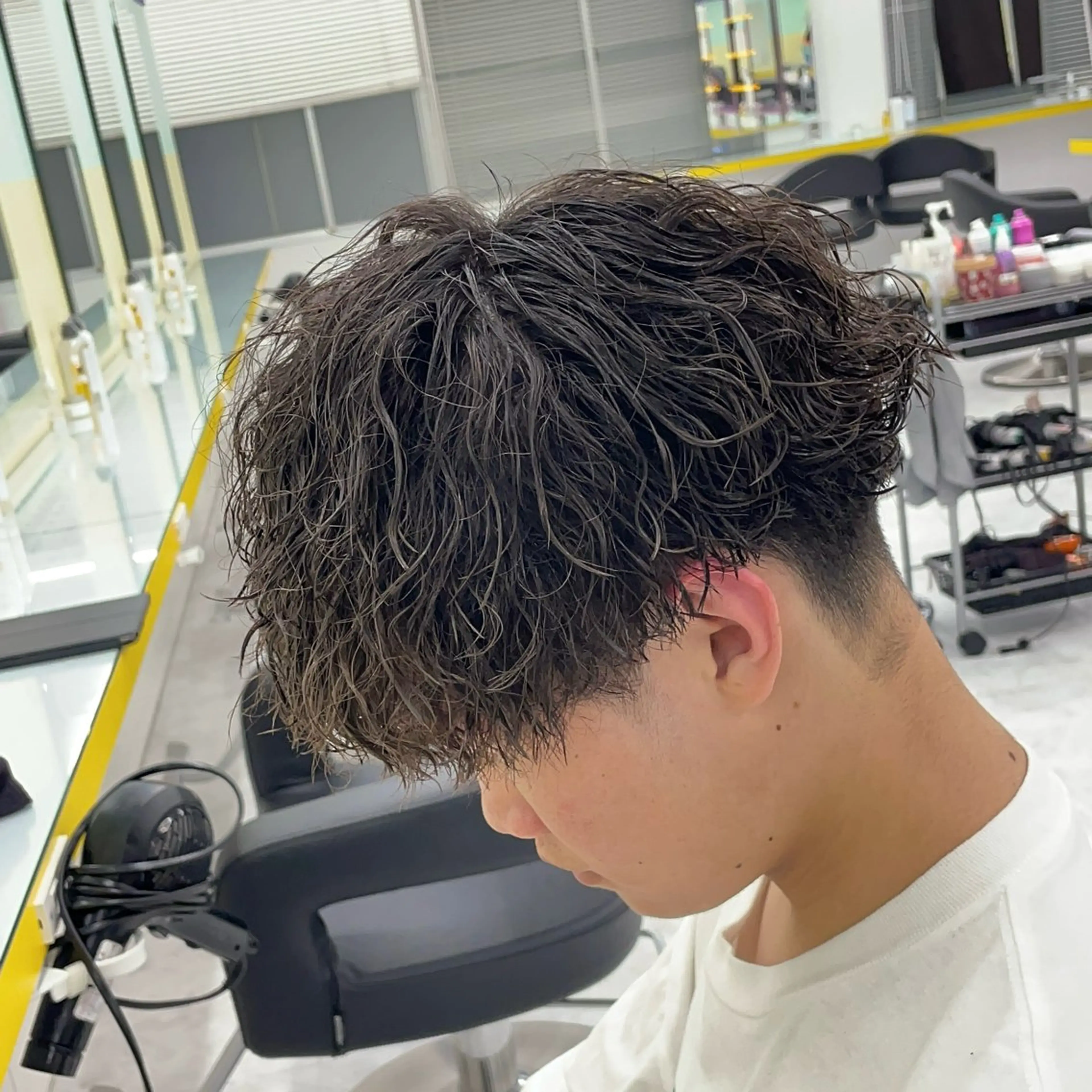 ショート パーマ ヘアアレンジ メンズ メンズパーマ 顔まわりカット の達人のヘアスタイル