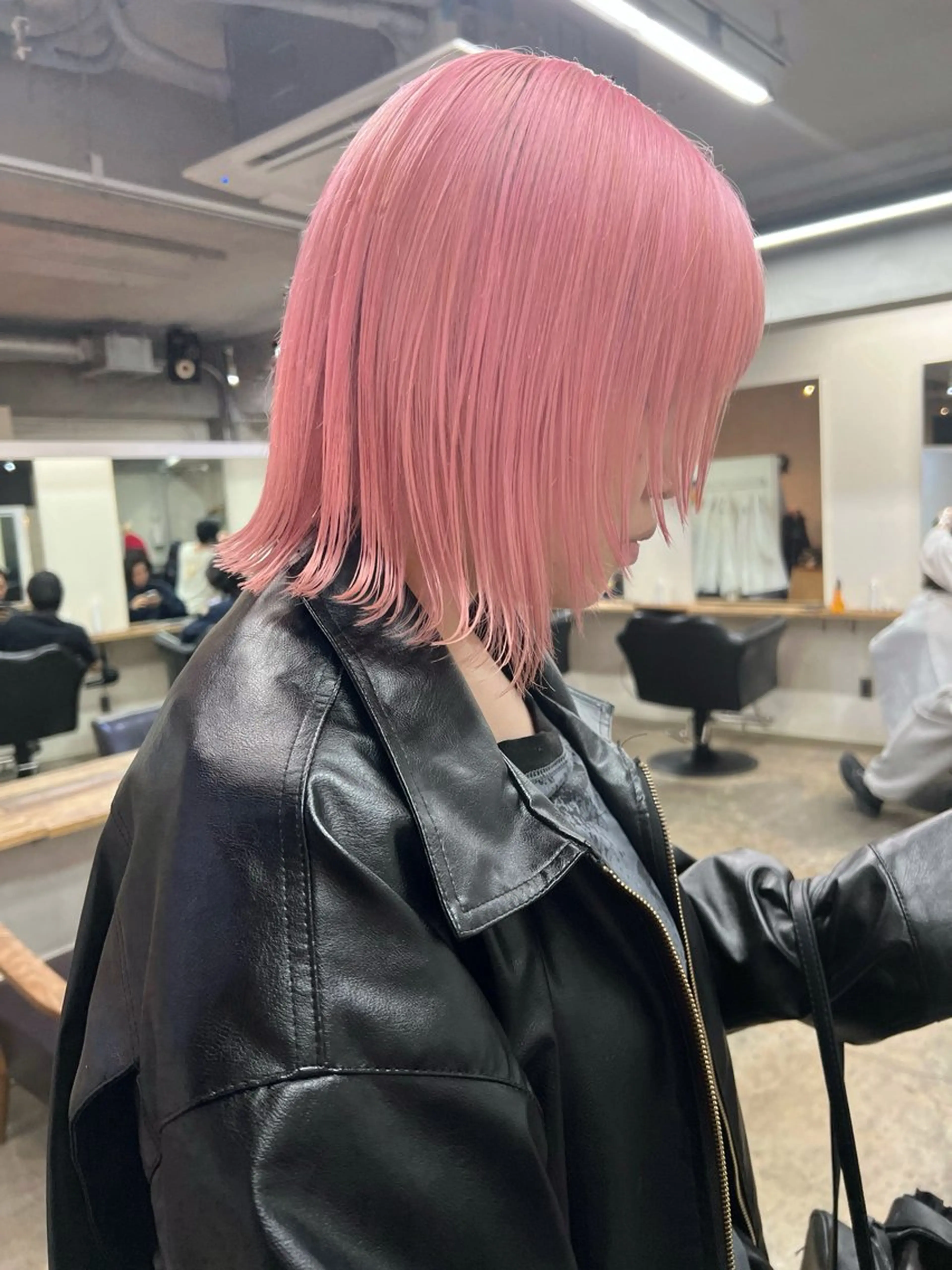 ショート カット ヘアカラー 東のりか/ハイトーン ブリーチカラー/ボブのヘアスタイル