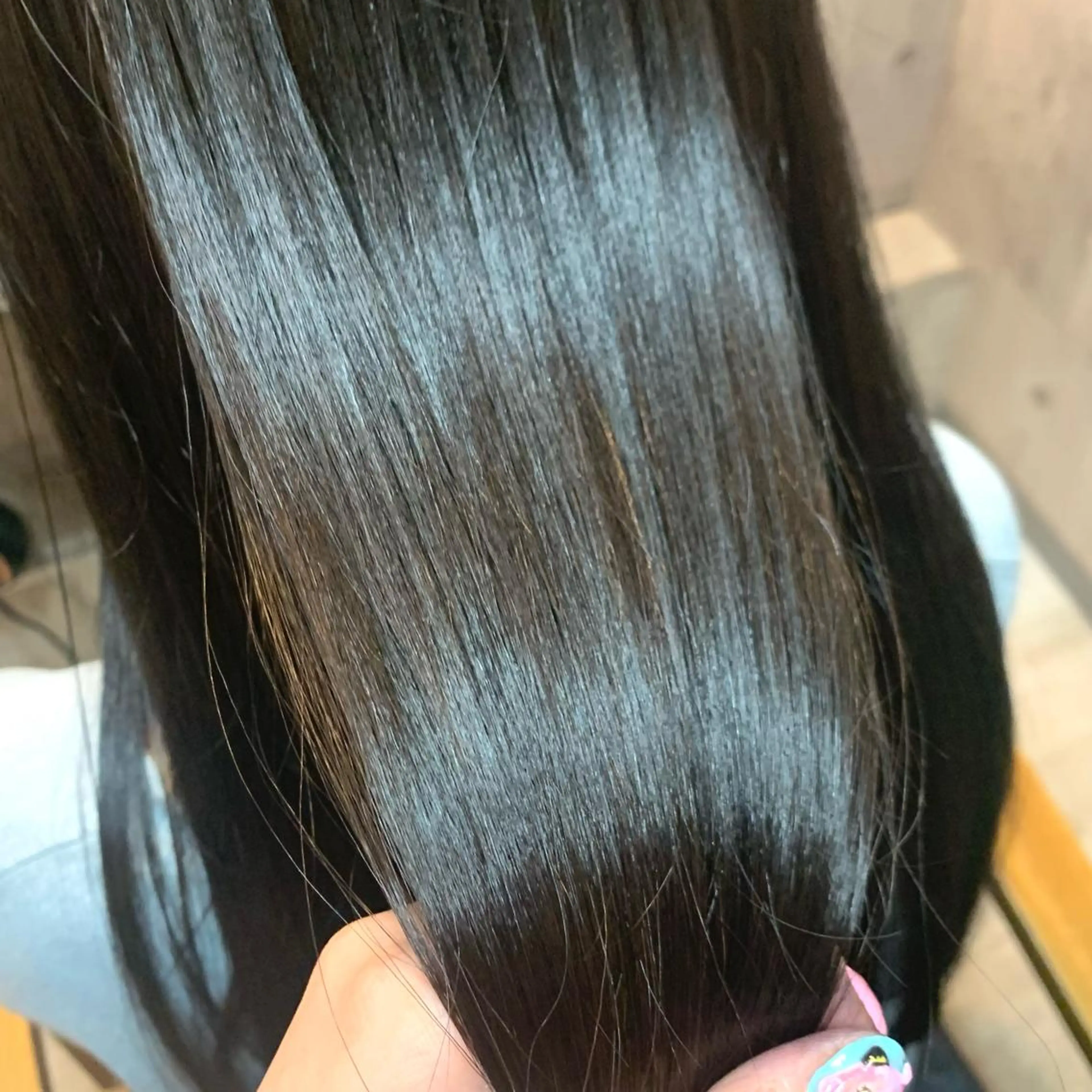 ロング カラー メンズ メンズブリーチ 黒髪 ブリーチ ブルーカラー ブルーブラック 浅草個室/髪質改善 🫧ちえ🫧のヘアスタイル