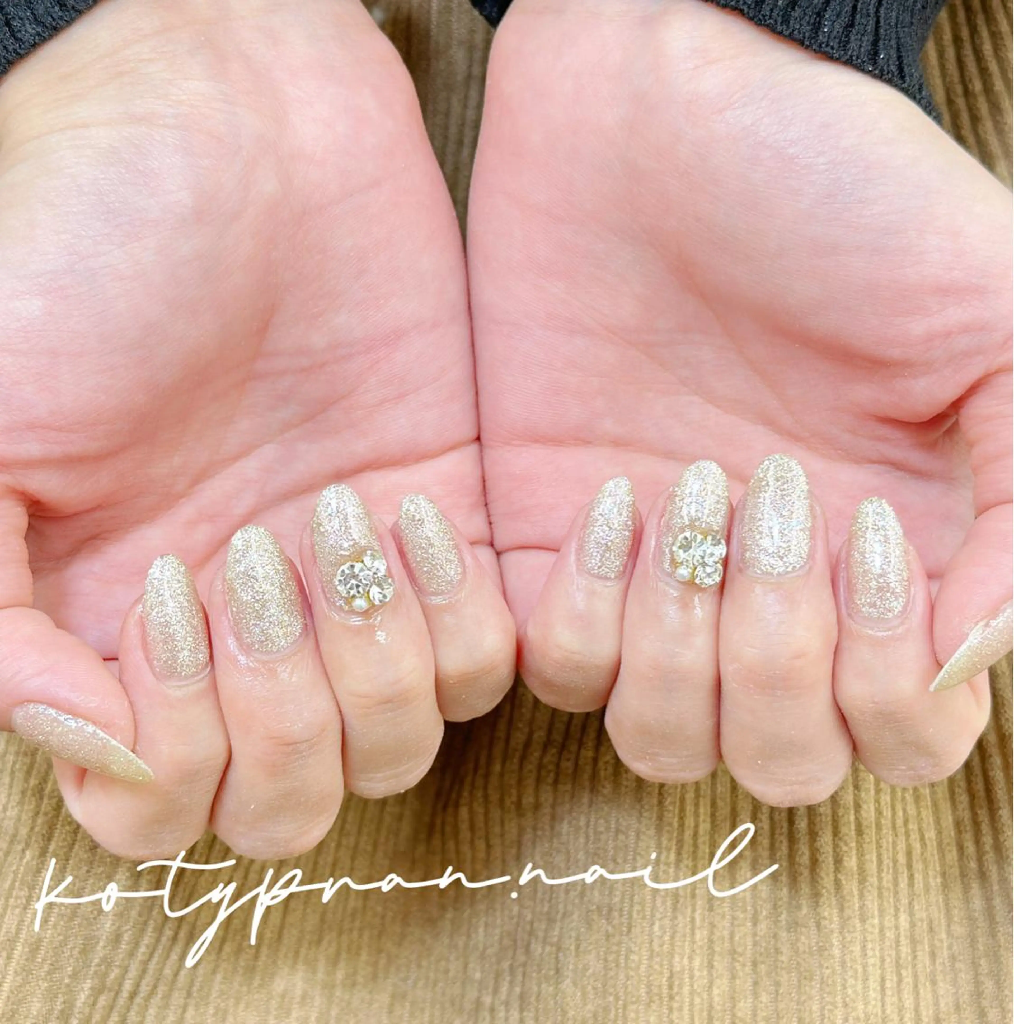 ネイル Mona【パラジェル ・長さ出し専門店】のネイルデザイン